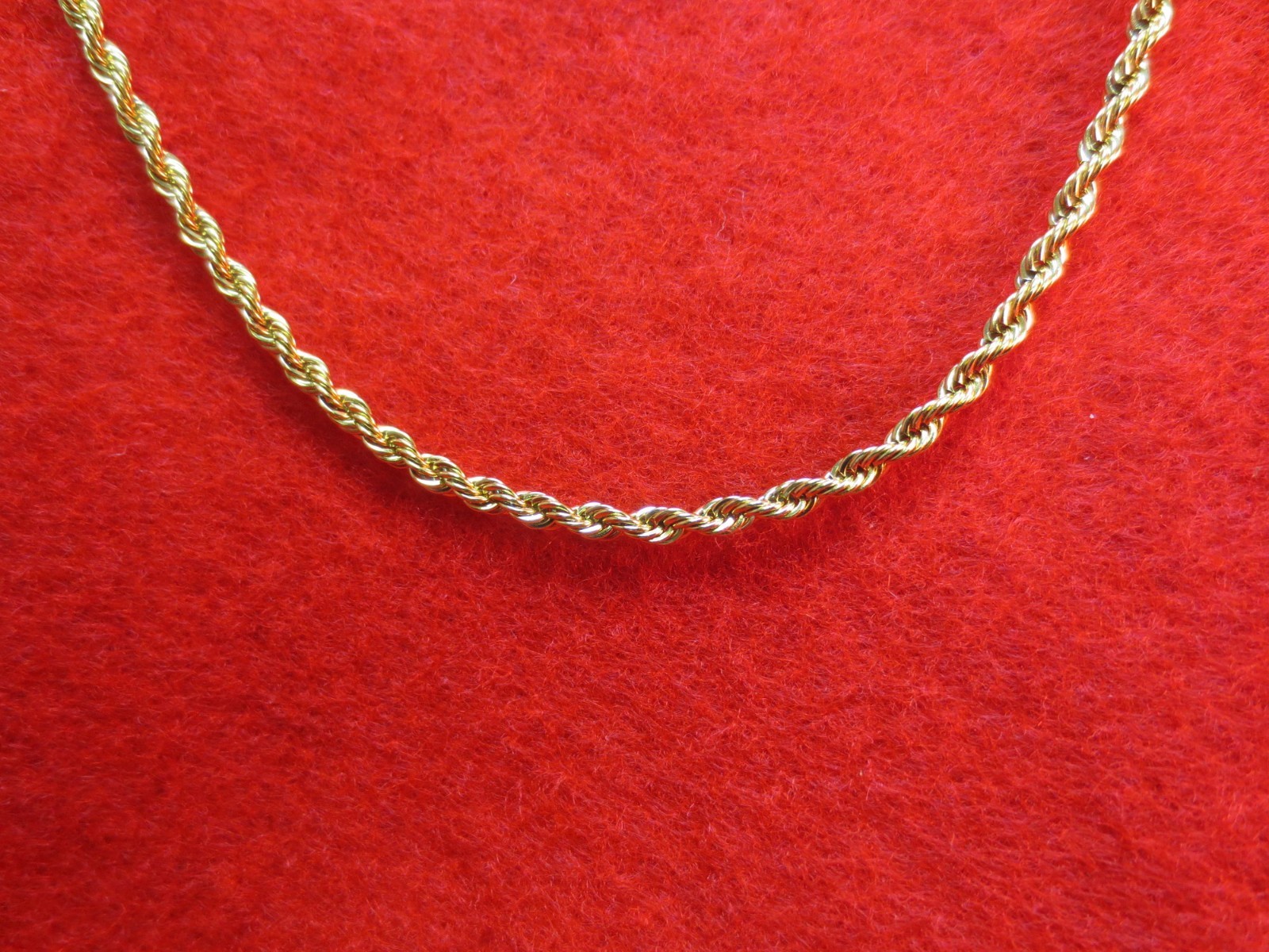14KT GOLD EP CROWN & CUBIC ZIRCONIA 1 1/2″ CHARM W/16-30″2.5mm ROPE CHAIN-8000