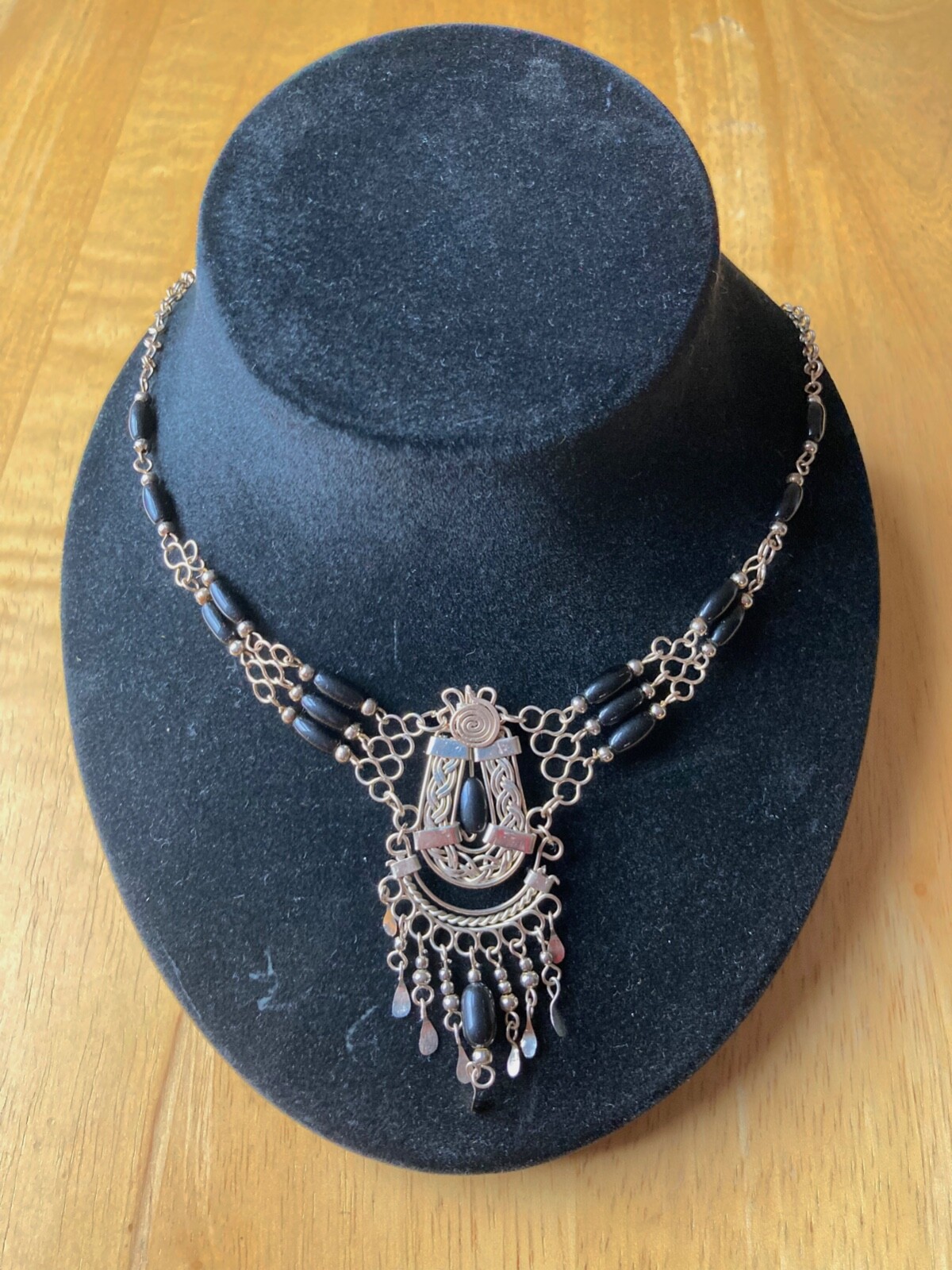 New Handmade Peruvian Alpaca Silver Black Beaded Chocker Necklace 17″ Long