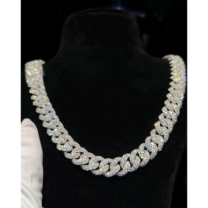 Men’s Cuban Chain Necklace With Moissanite – 18K Gold Plated