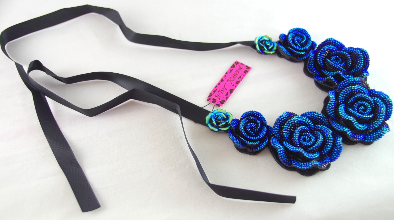 Pretty! BETSEY JOHNSON BLUE AB FACETED 3D ROSE FLOWER RIBBON TIE BIB NECKLACE