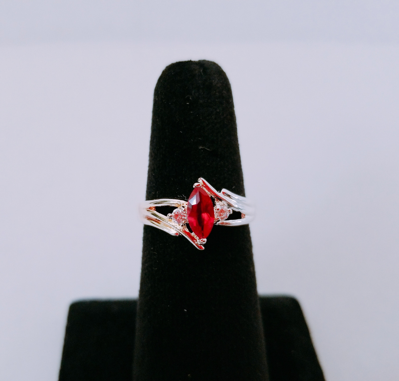 New 925 simulated Silver Ruby Red D-Shape Wedding Engagement Ring R1063Red Sz 9