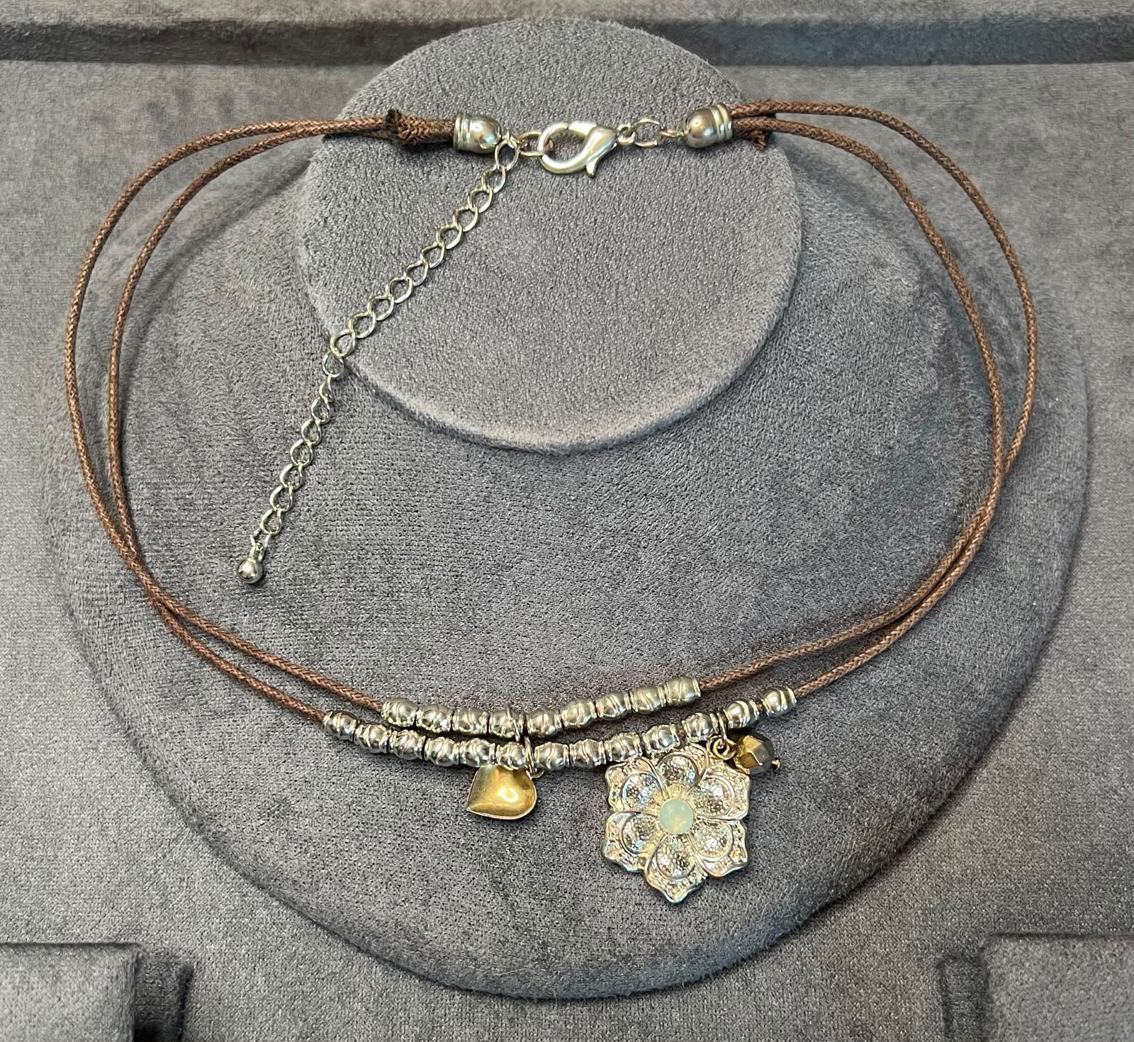 Vintage Sundance Leather Cord Floral Charm Necklace Boho Western Adjustable 46cm