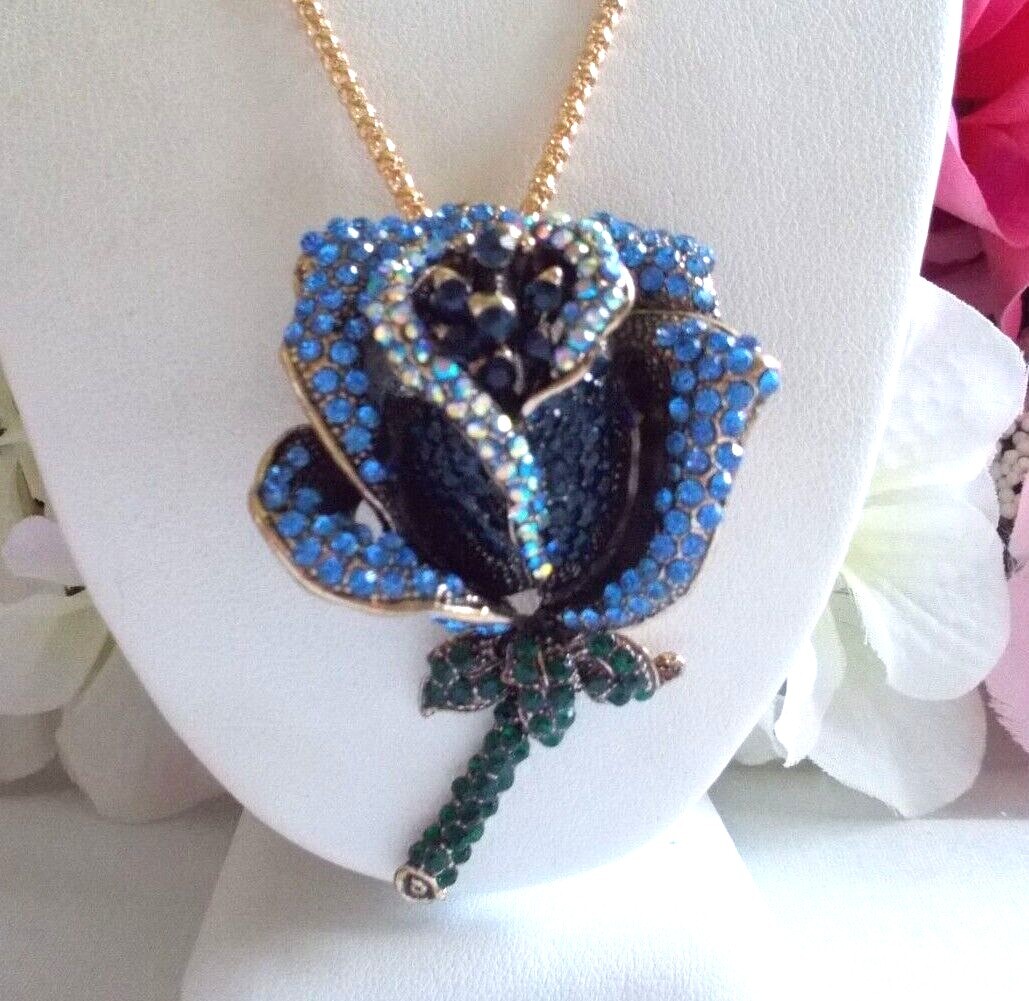 BETSEY JOHNSON SHIMMERING BLUE 3D ROSE PENDANT NECKLACE/BROOCH