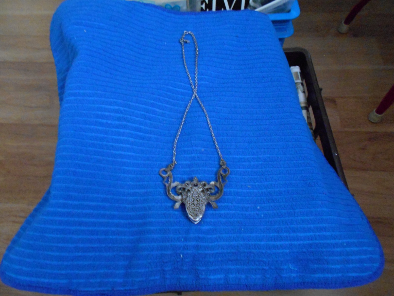 Decorate Gem stone Costume Jewelry with 9″ chain and claw hook excellent