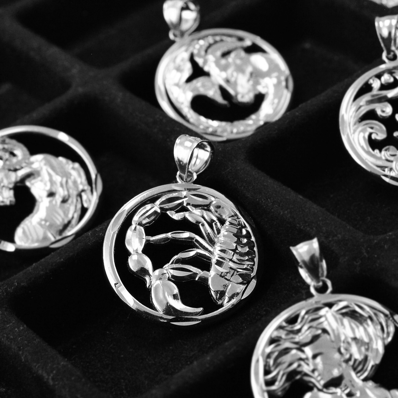 Sterling Silver Zodiac Round DC Pendant Necklace | 12 Horoscope Signs Available