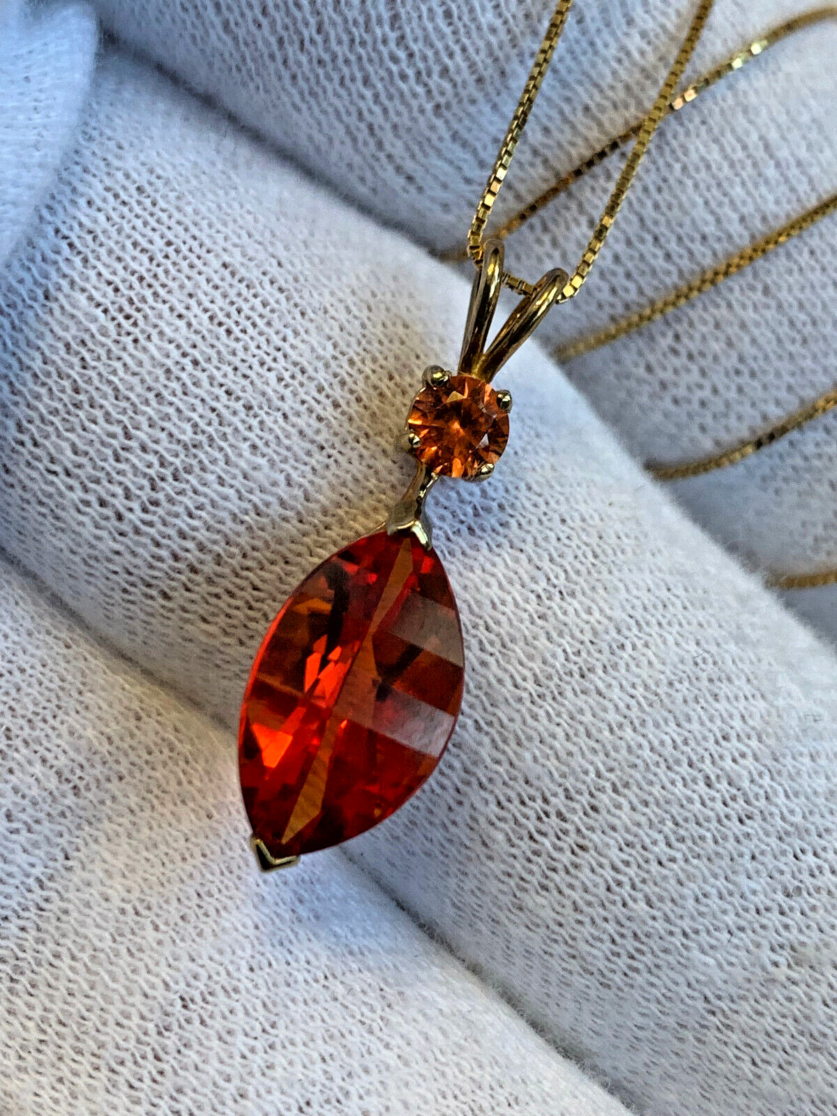 10K Yellow Gold Necklace 2.7g Jewelry 18″ Box Chain Curved Orange Stone *READ*