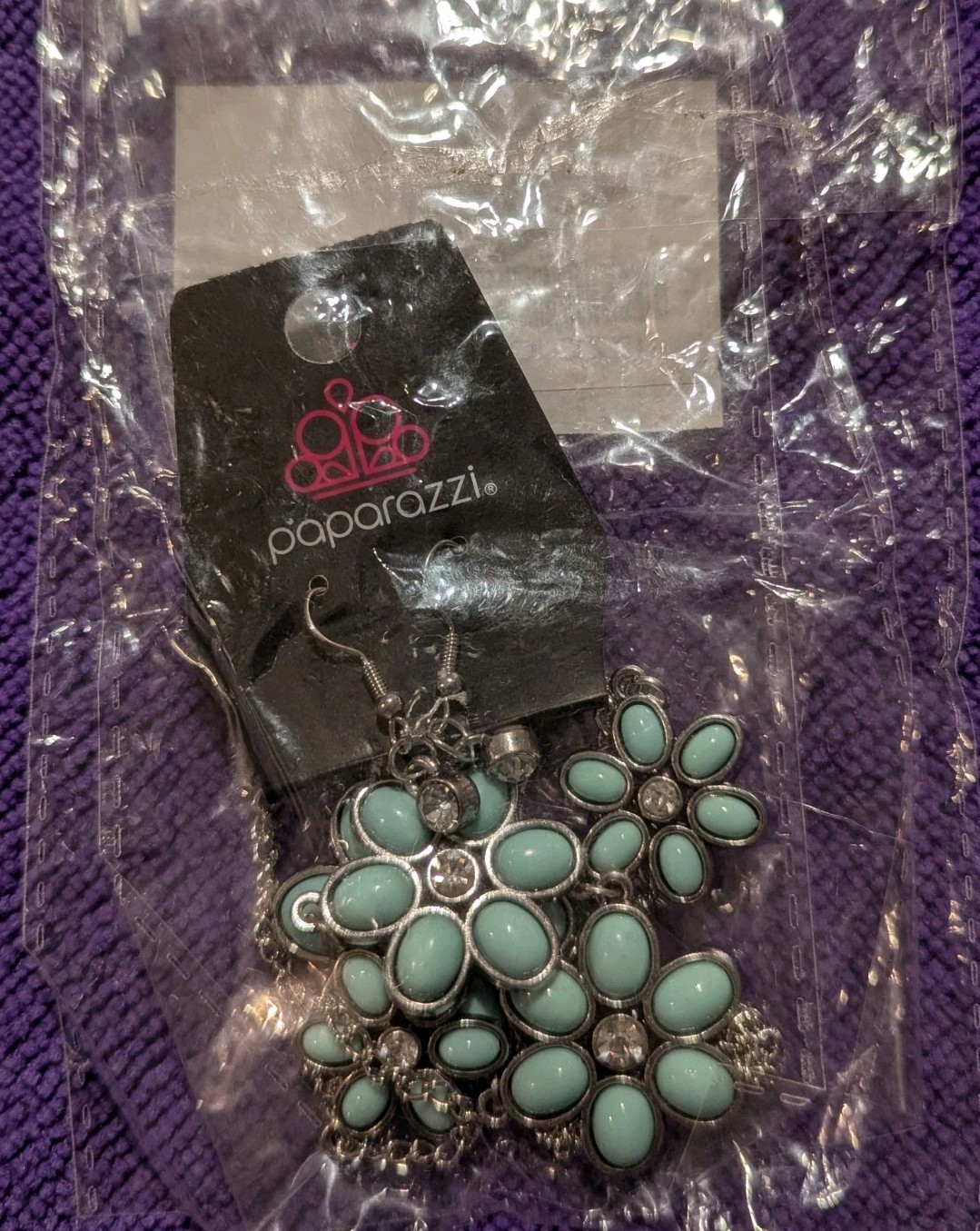 Paparazzi “Prairie Party” Green Flower Necklace And Earrings Set