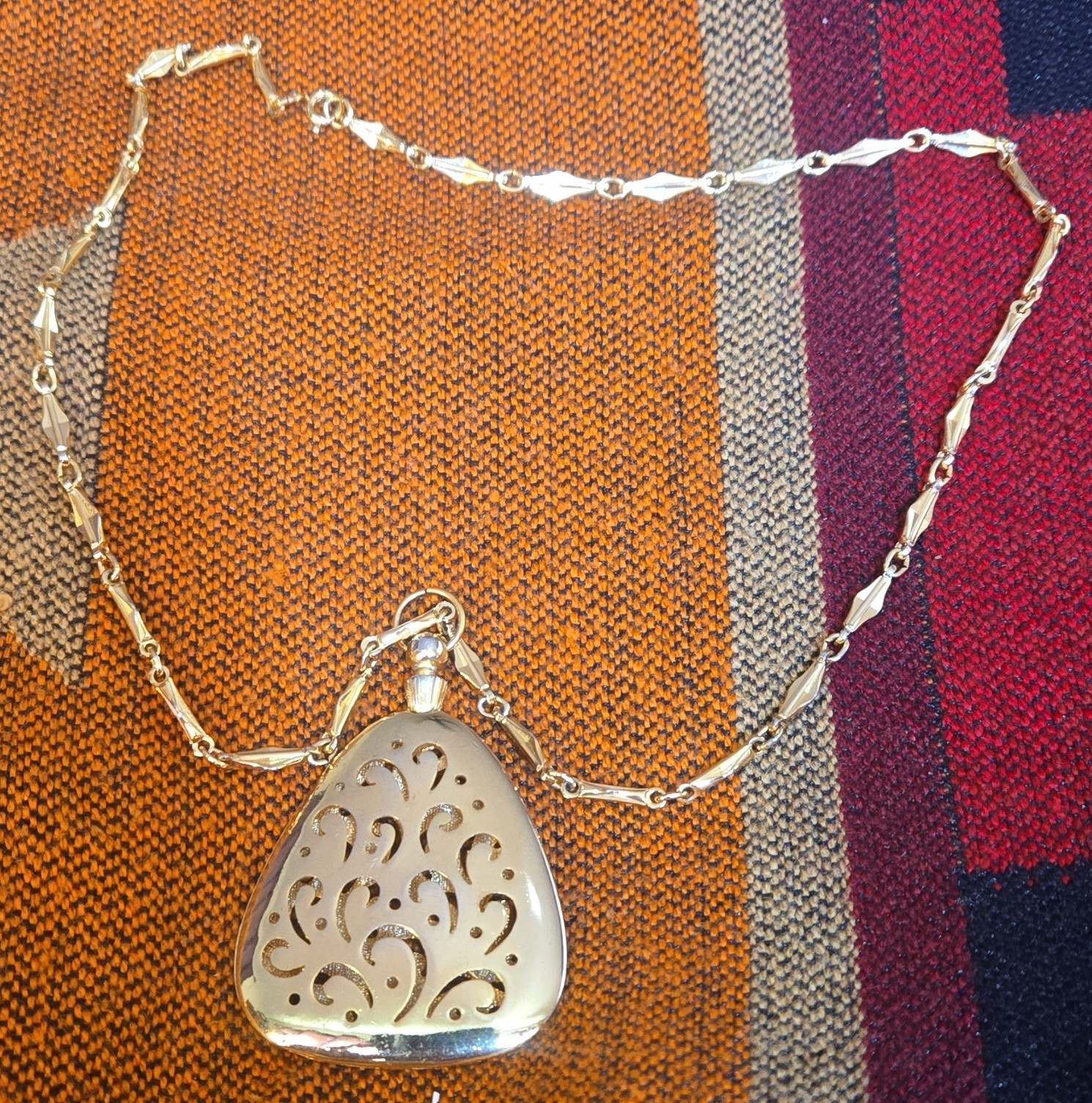 Gold Tone Triangle Cutout Charm Pendant Necklace Bar Link Chain Spring Ring