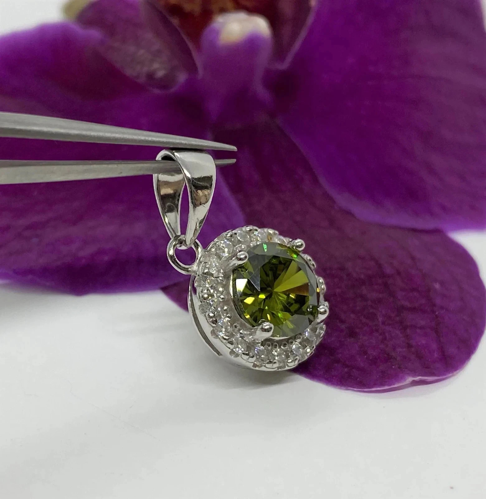 20 Ct Handcrafted Peridot Round Cut Halo Pendant -925 Silver Jewelry with Chain