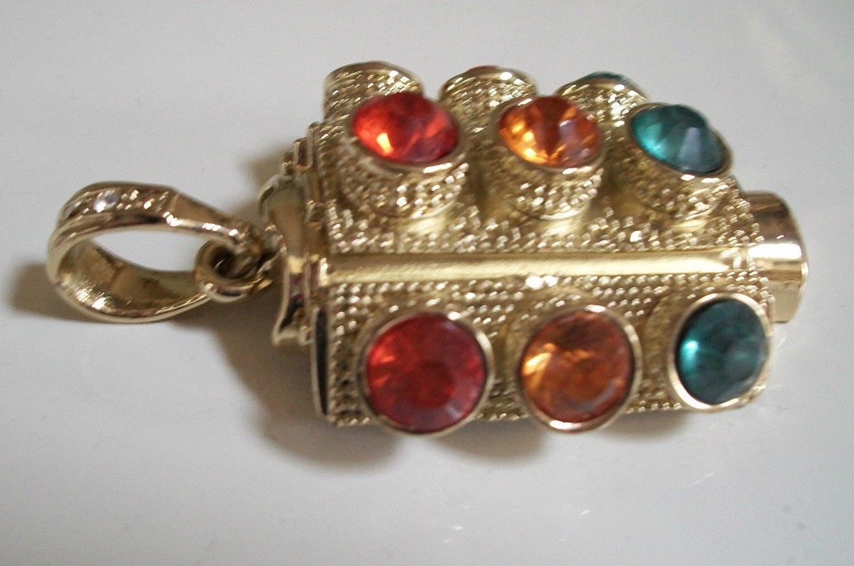 Men’s Hip Hop Fashion Dressy Casual Gold Finish TRAFFIC SIGNAL LIGHT Pendant