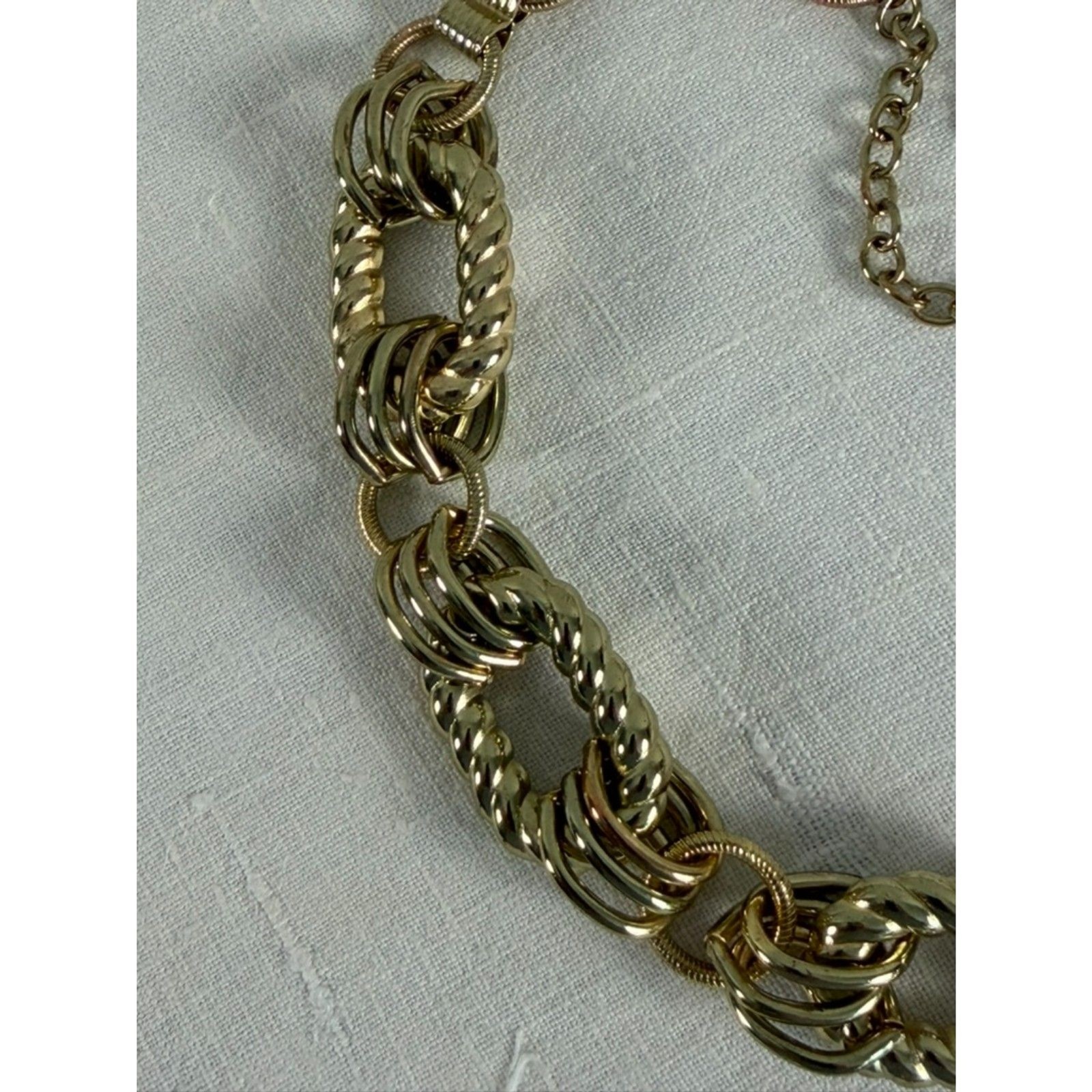Robert Rose Vintage Gold Tone Chunky Chain Statement Necklace Ribbed Links Retro