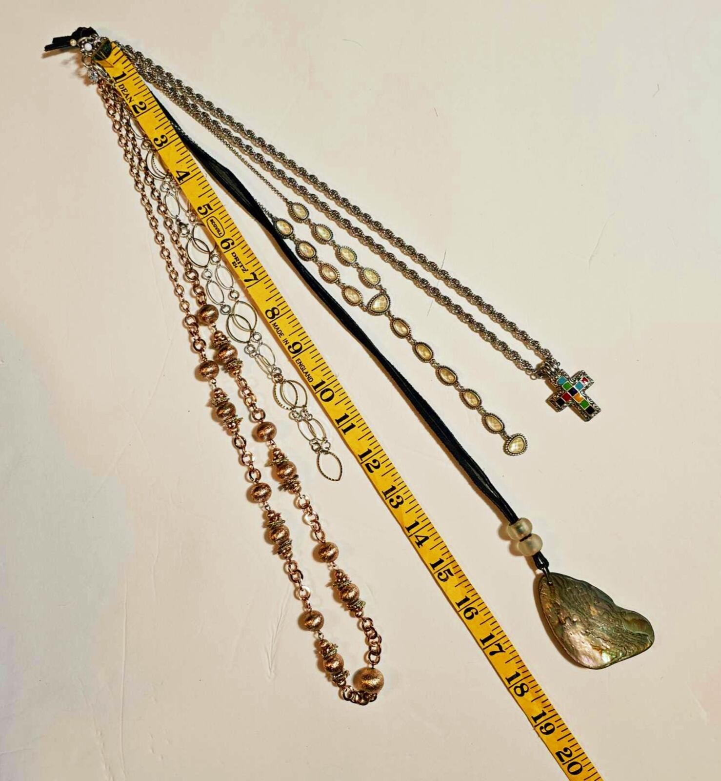 Lot Of 16 Necklaces Various Sizes 14″ to 36″
