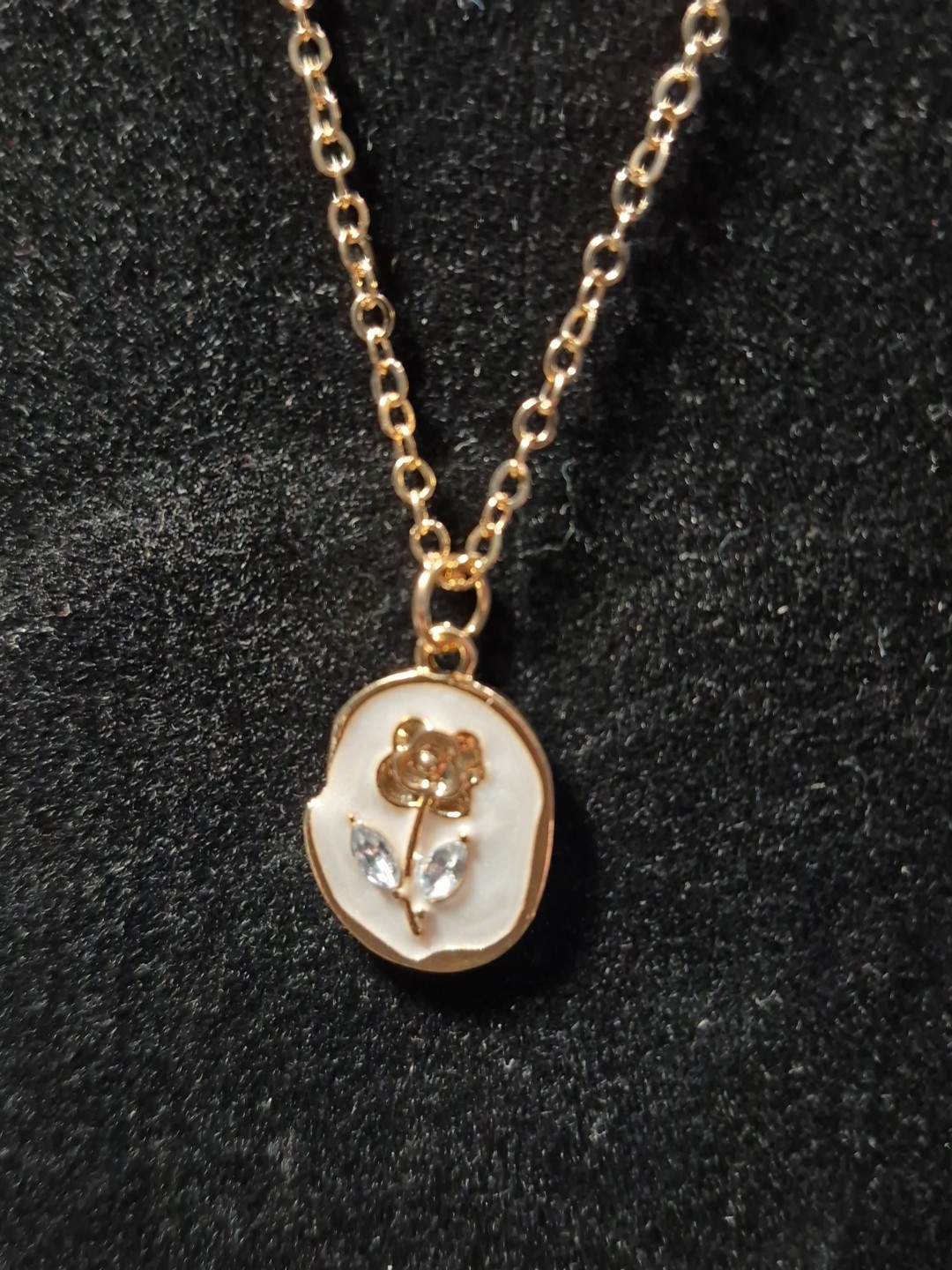 Gold Tone Rose Pendant Adjustable Fashion Necklace 15″-17″