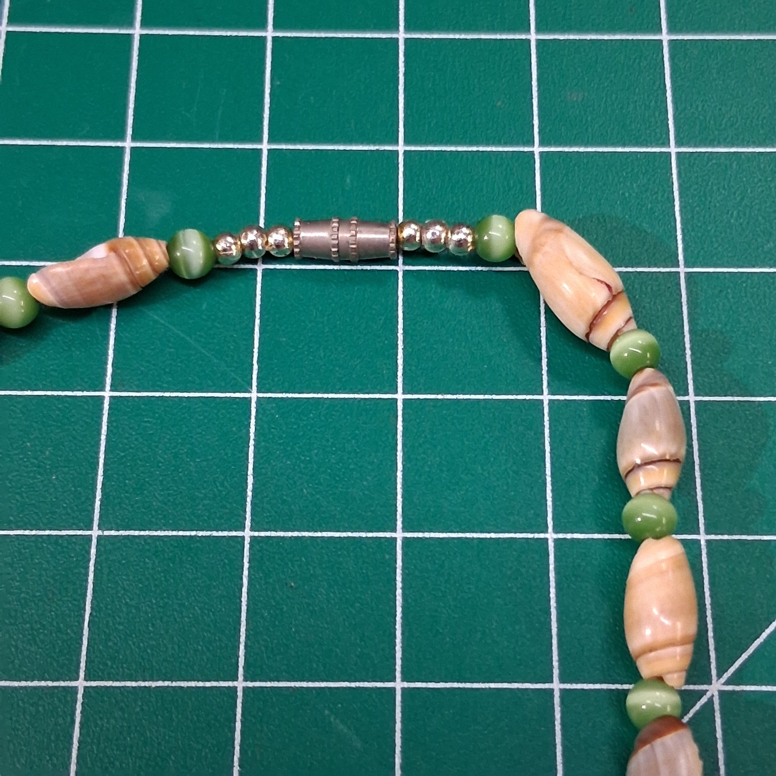 Vintage Tan Conch Sea Shell Green Glass Cats Eye Bead 16” Necklace