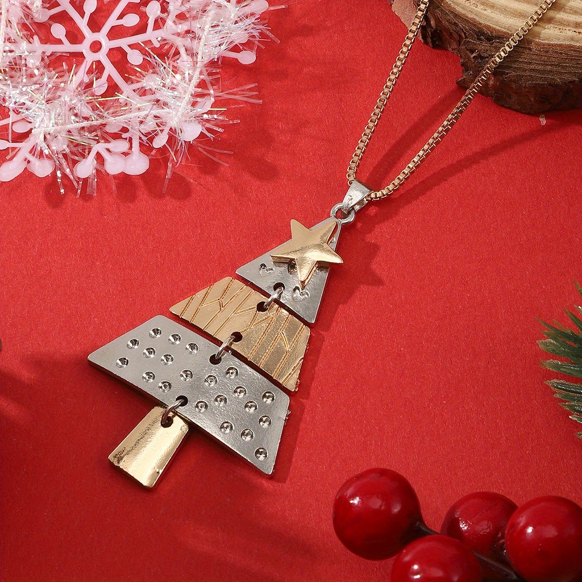 Vintage Metal Christmas Tree Charm Necklace for Women Perfect Gift for New Year