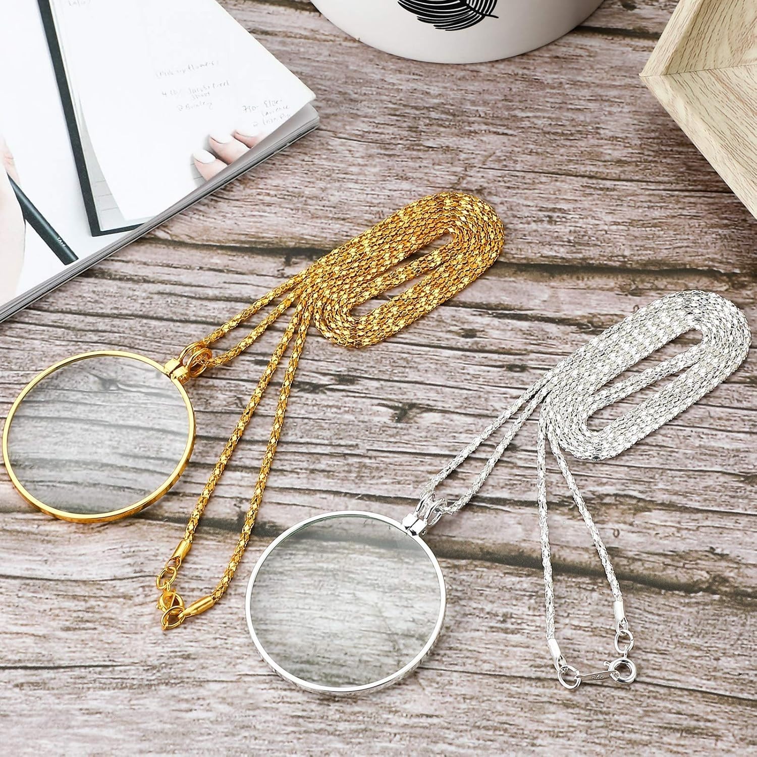 Stylish Magnifying Pendant Necklace for Reading – Ideal for Elderly and Crafters
