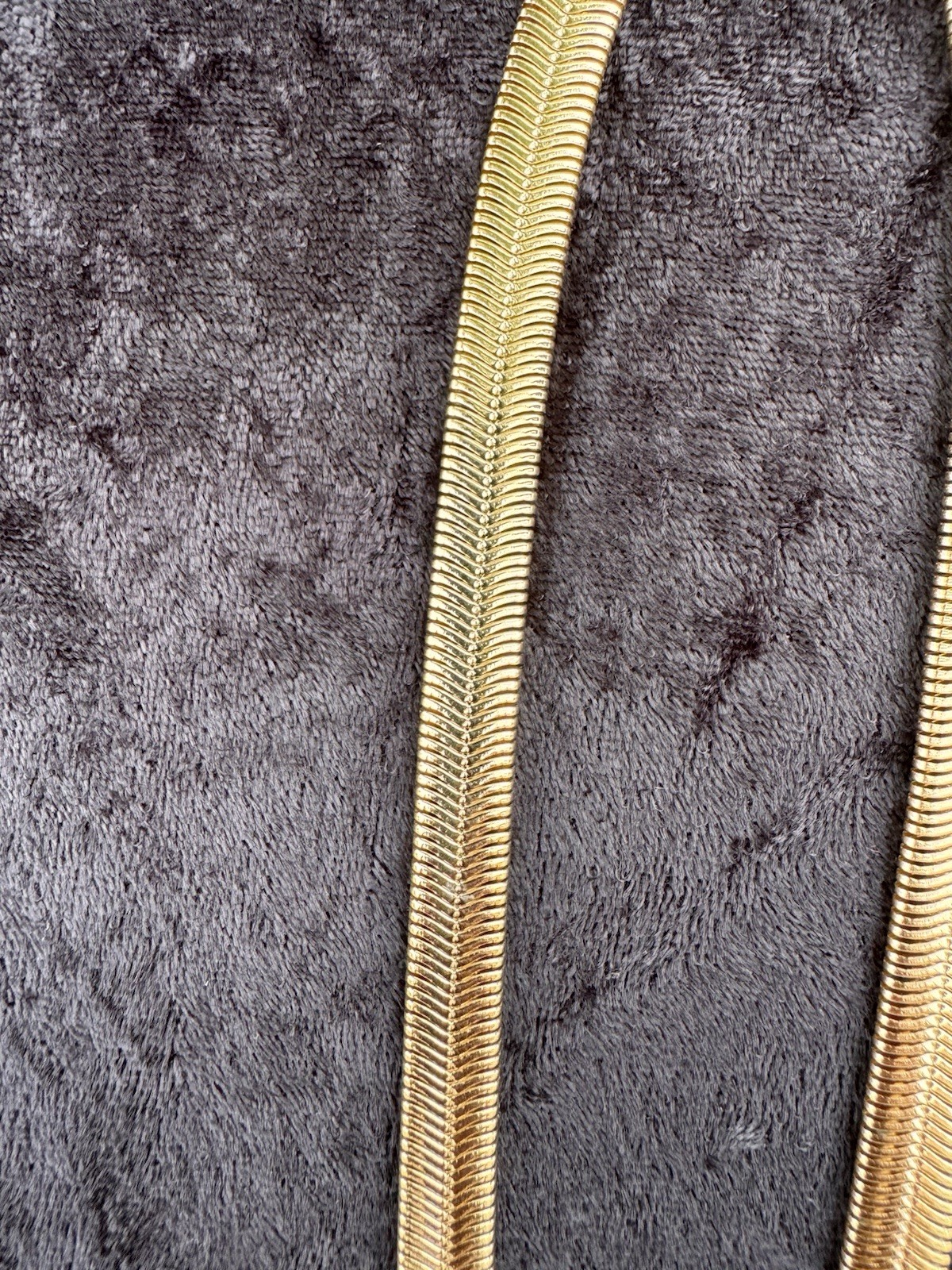 Necklace – Gold Tone Herringbone Chain Necklace Metal Box Clasp No Stone