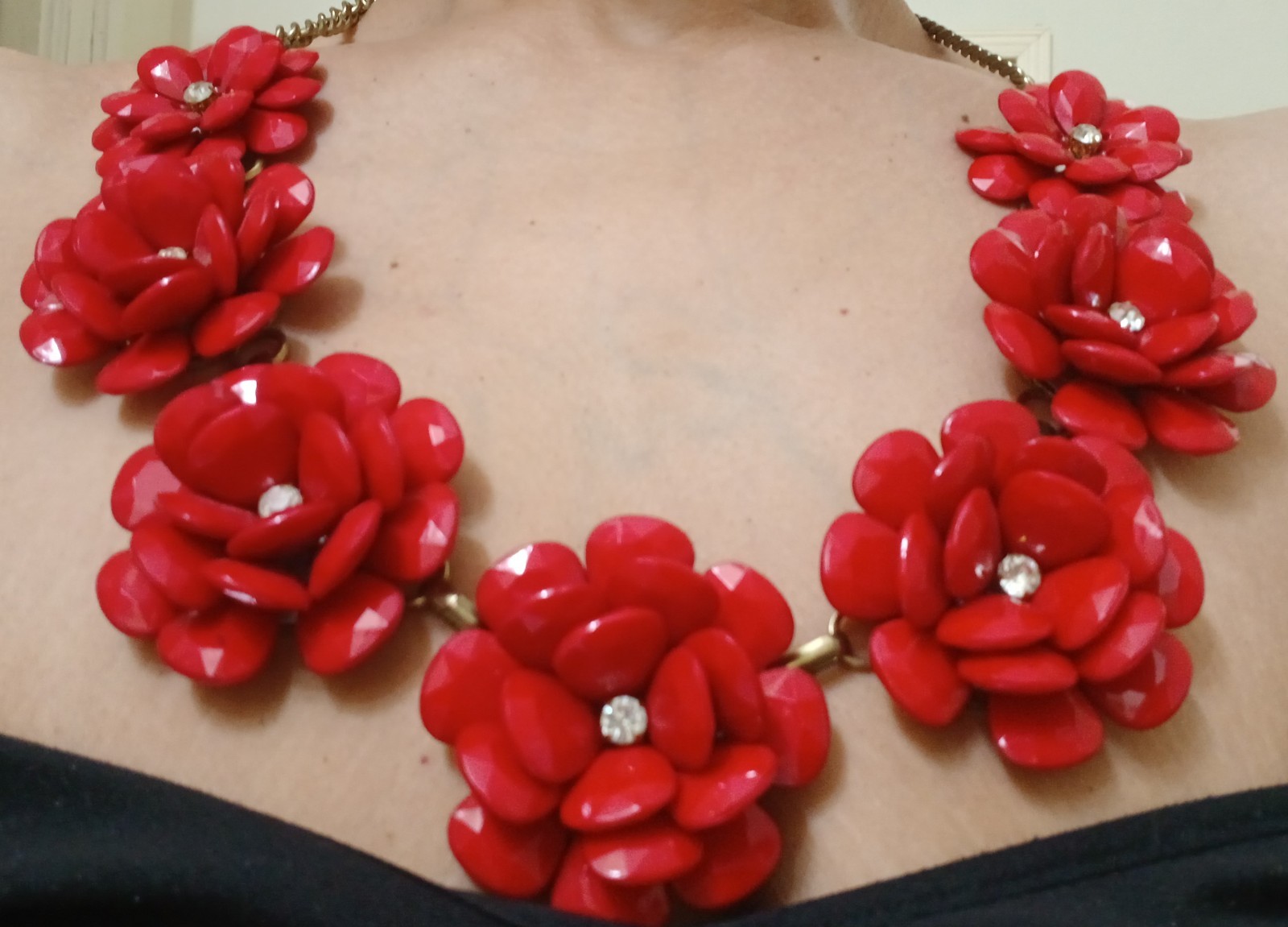 Red Resin Floral Statement Bib Necklace Cable Chain Adjustable 15in Lobster