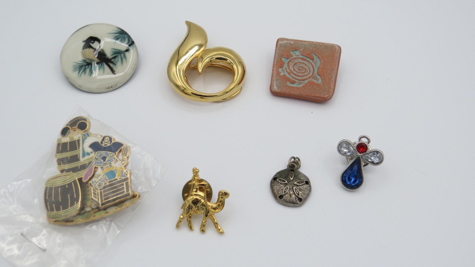 Costume Jewelry Lot 16 Necklaces 13 Bracelets 9 Earrings 6 Pins/Pendan Resale #6