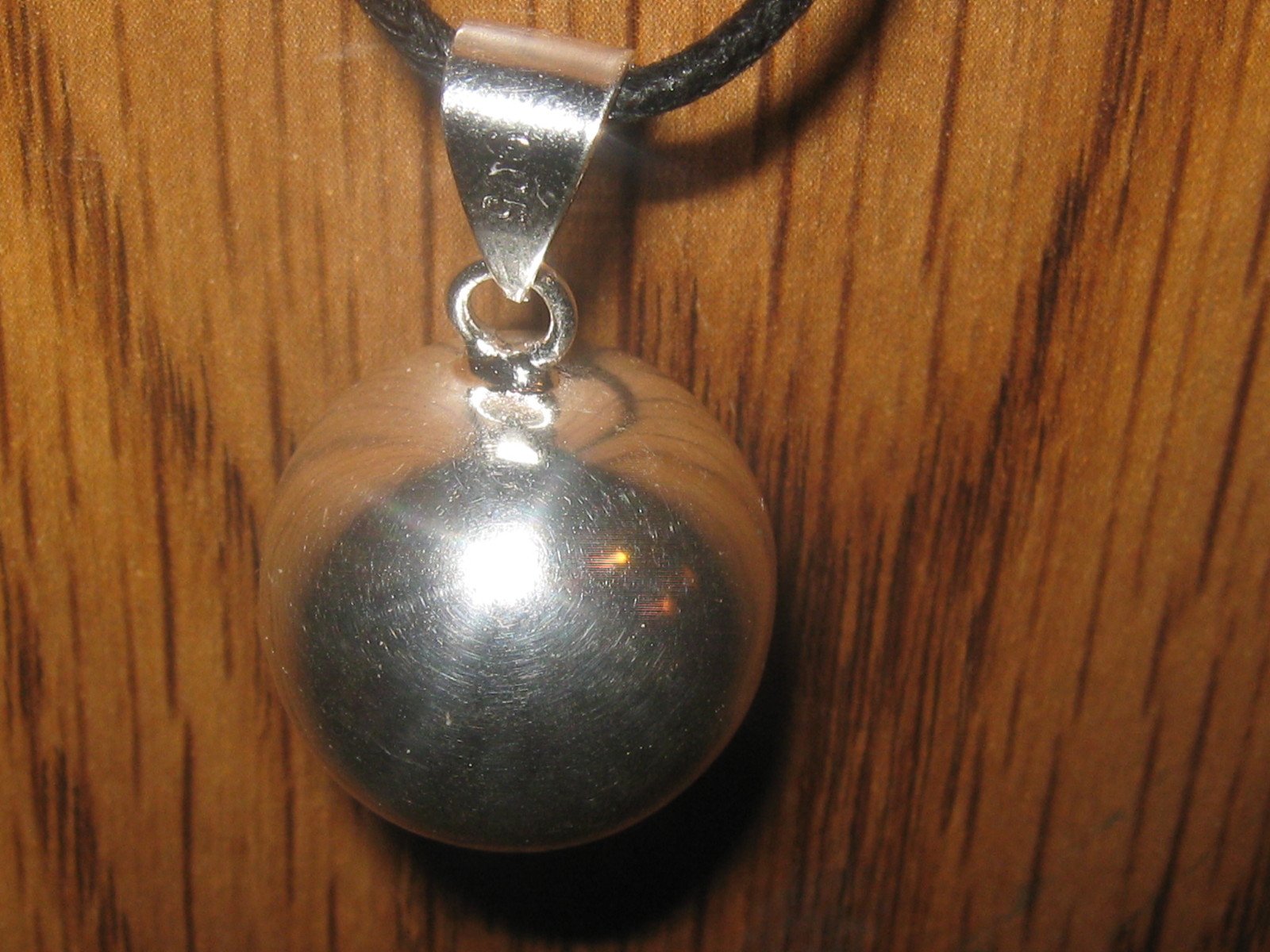 18MM GLOBE SHINY SILVER TONE SPHERE HARMONY BELL BALL CHARM PENDANT NECKLACE