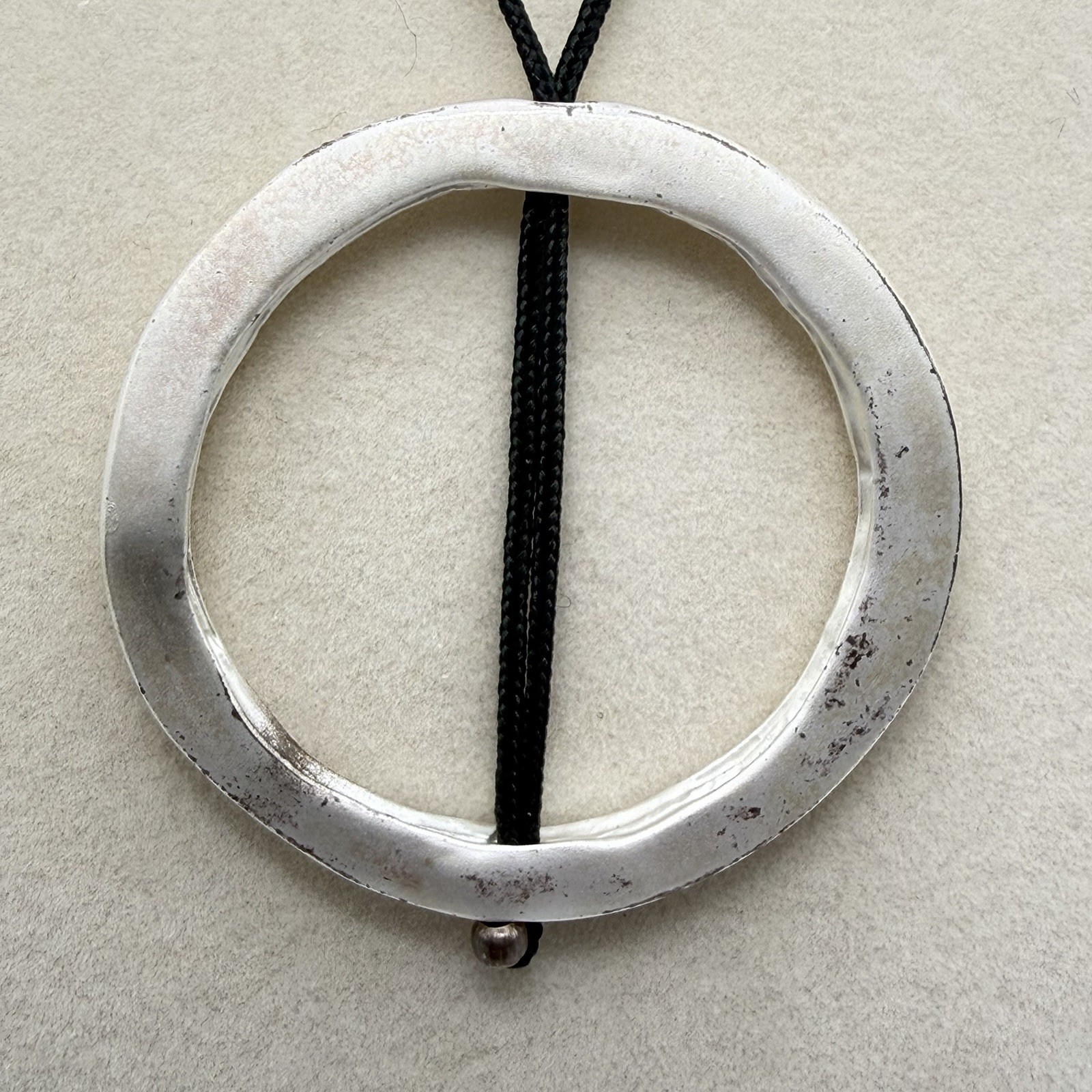 Modern Artisan Hammered Silver Tone Circle Pendant Necklace Adjustable Cord