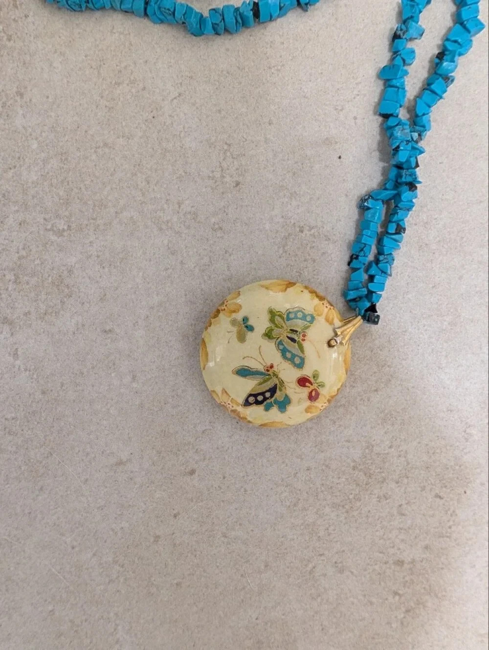 Turquoise Chip Bead Necklace with Floral Pendant – Blue