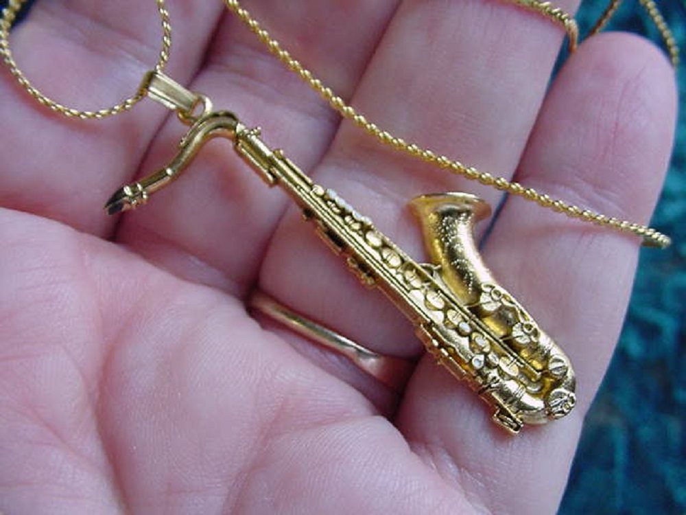 (M202-C) TENOR SAX Saxophone Pendant 24k gold plate NECKLACE jewelry chain wind