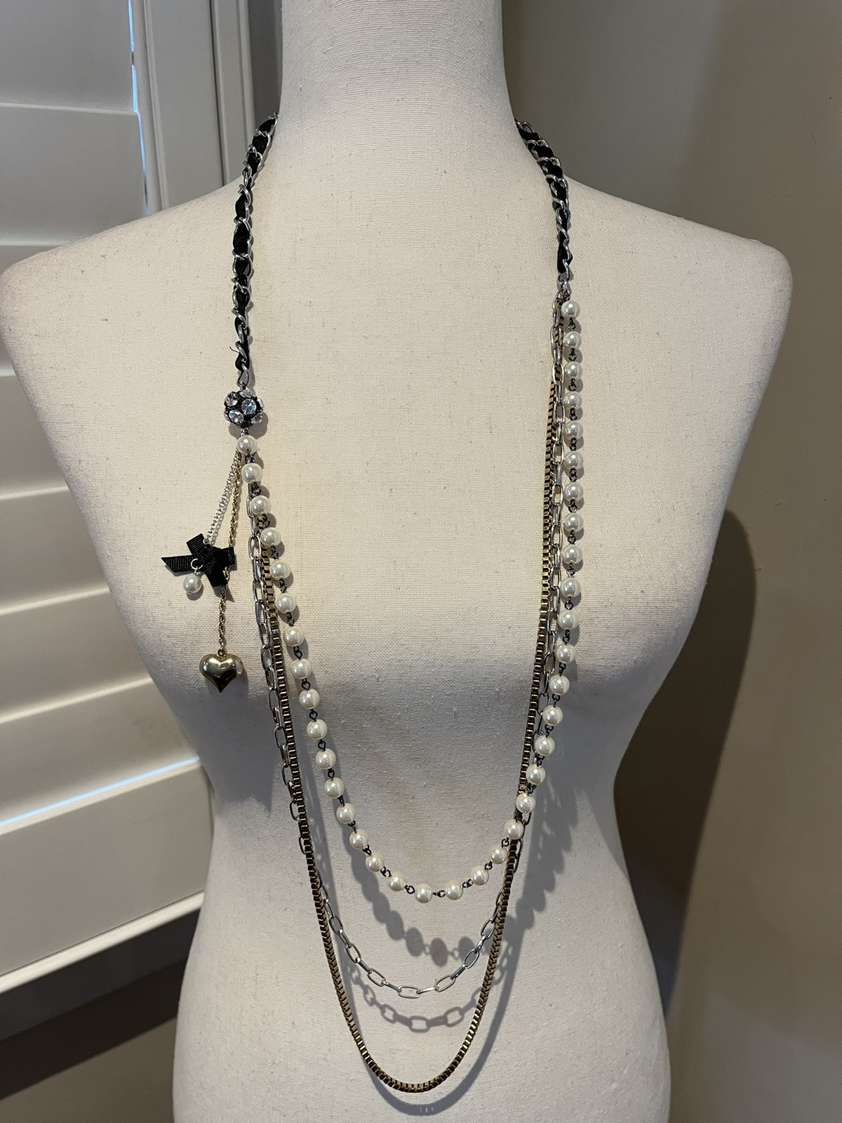 Designer Y2K Betsey Johnson Pearl Multi Chain Necklace