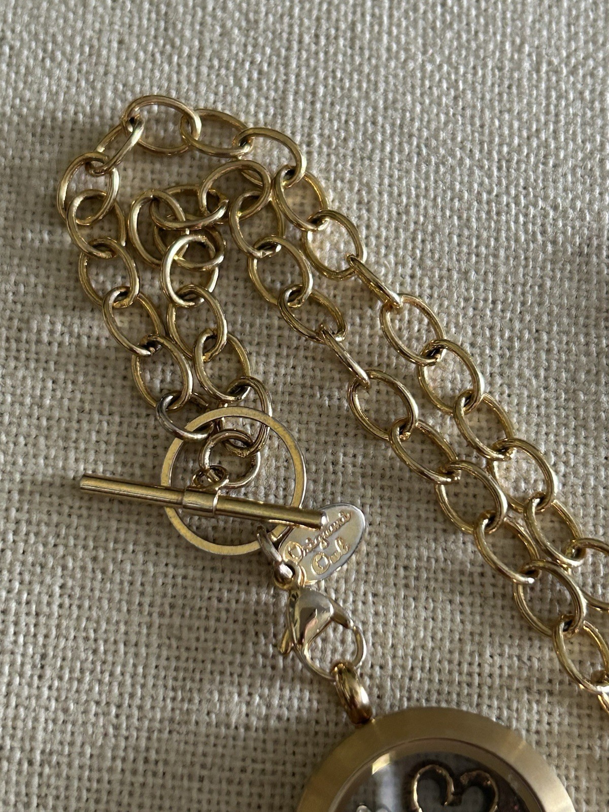 Origami Owl Medium Gold Hinge Locket, 4 Charms & 16″ Toggle Chain Set “New”