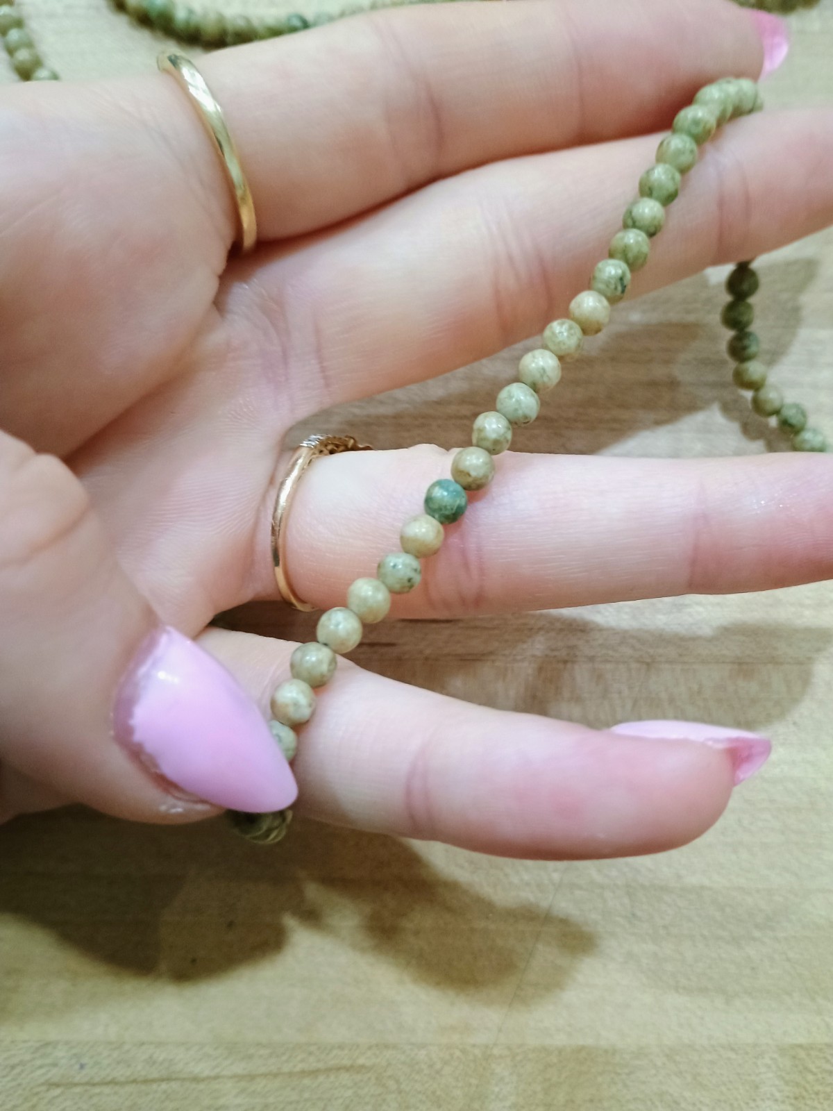 Green Round Stone Beaded Necklace Strand, Ball/Bead Chain, Undated Era
