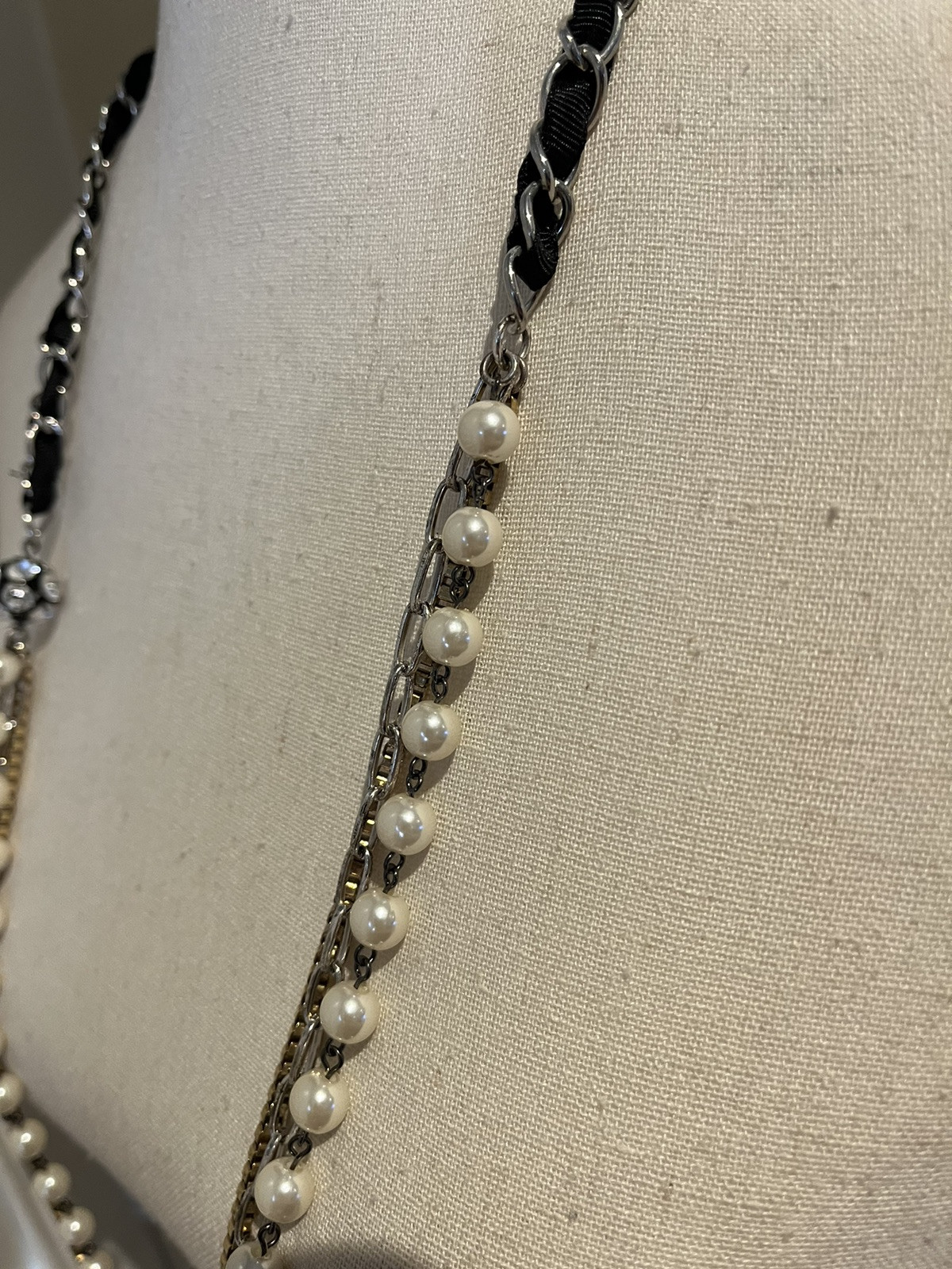 Designer Y2K Betsey Johnson Pearl Multi Chain Necklace