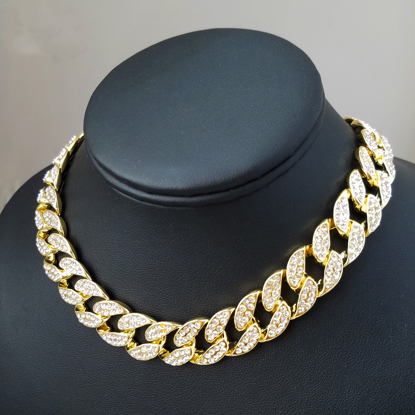 Hip Hop Large DOUGHBOY Pendant & 18″ Iced Cuban Choker Chain Fashion Necklace
