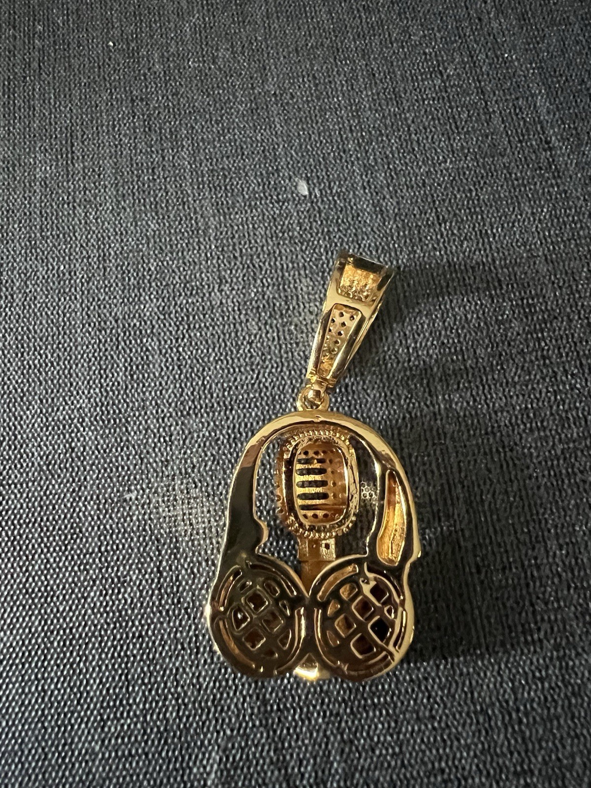 Gold 14k plated over stainless steel with 5A CZ iced out Headphones Mic Pendant