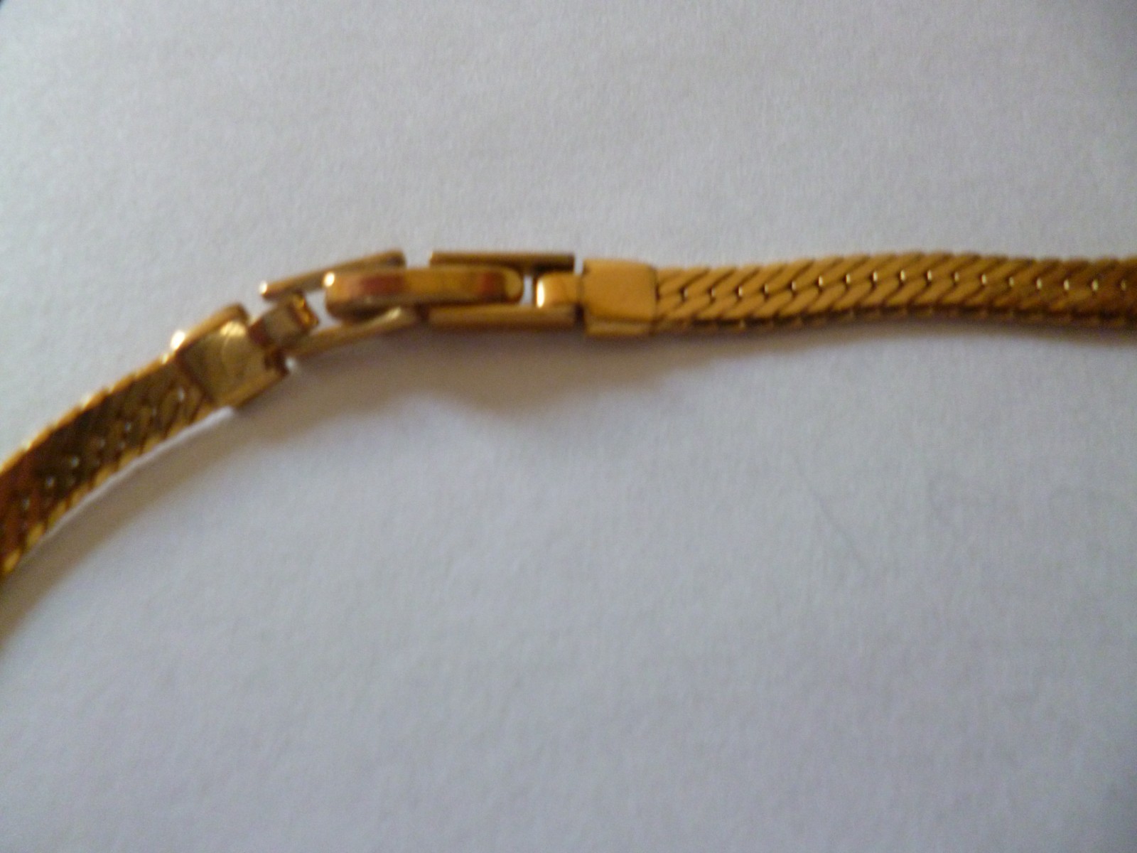 24″ Gold Tone Herringbone Style Necklace