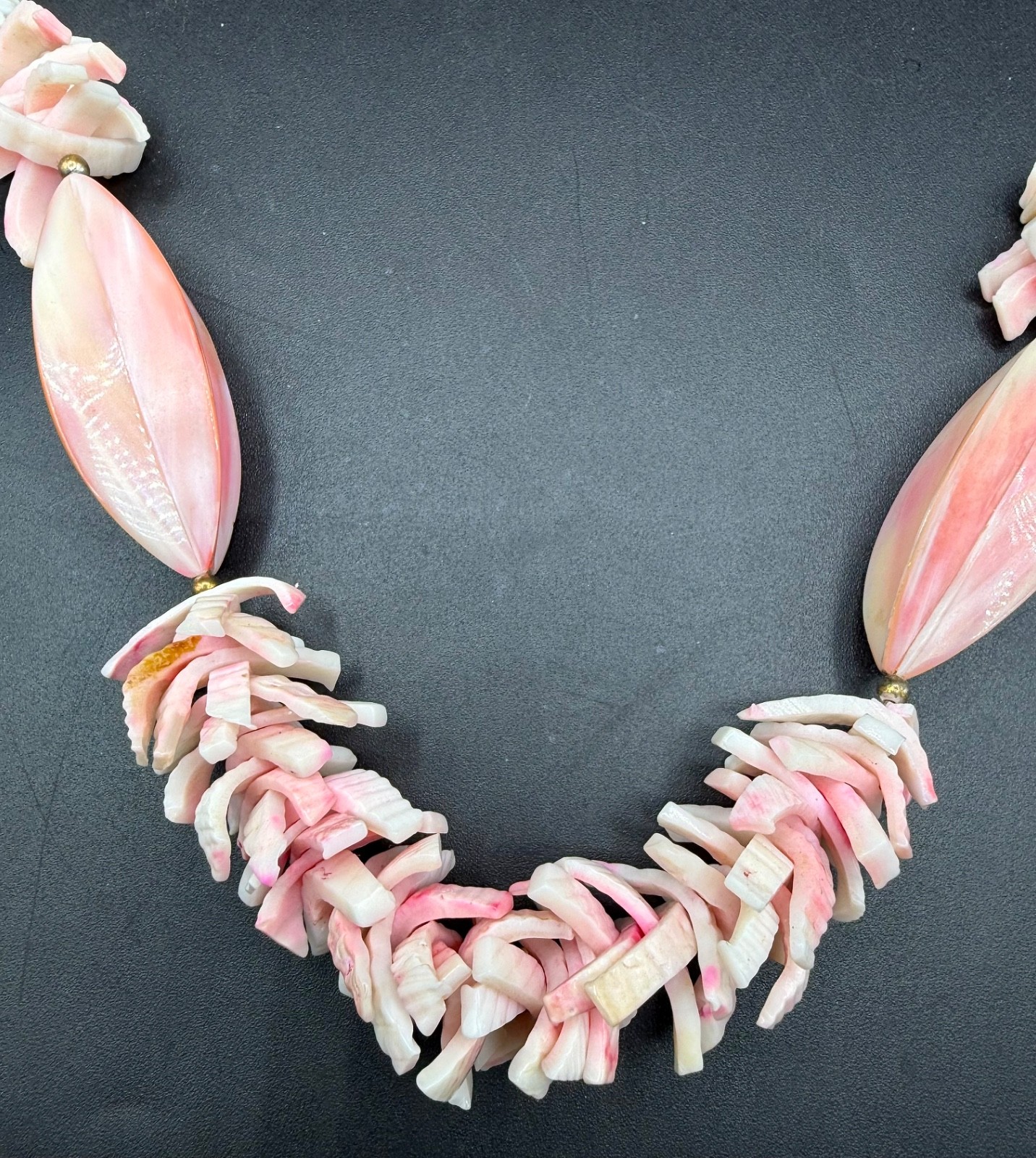 Vintage Pink Queen Conch Shell Statement Necklace Chunky Boho Heishi 1970s 26″