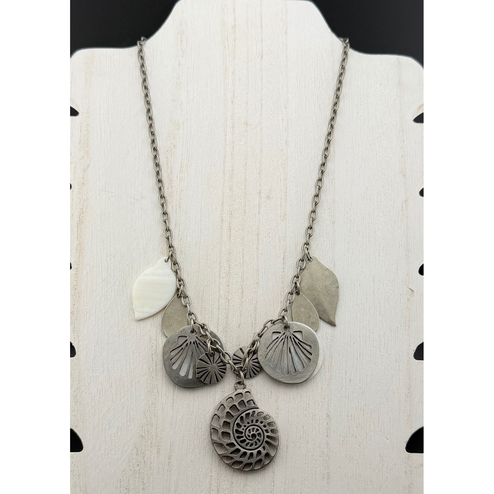 Cookie Lee Necklace Silver Tone Nautical Shell Ammonite Coastal Beach Statement
