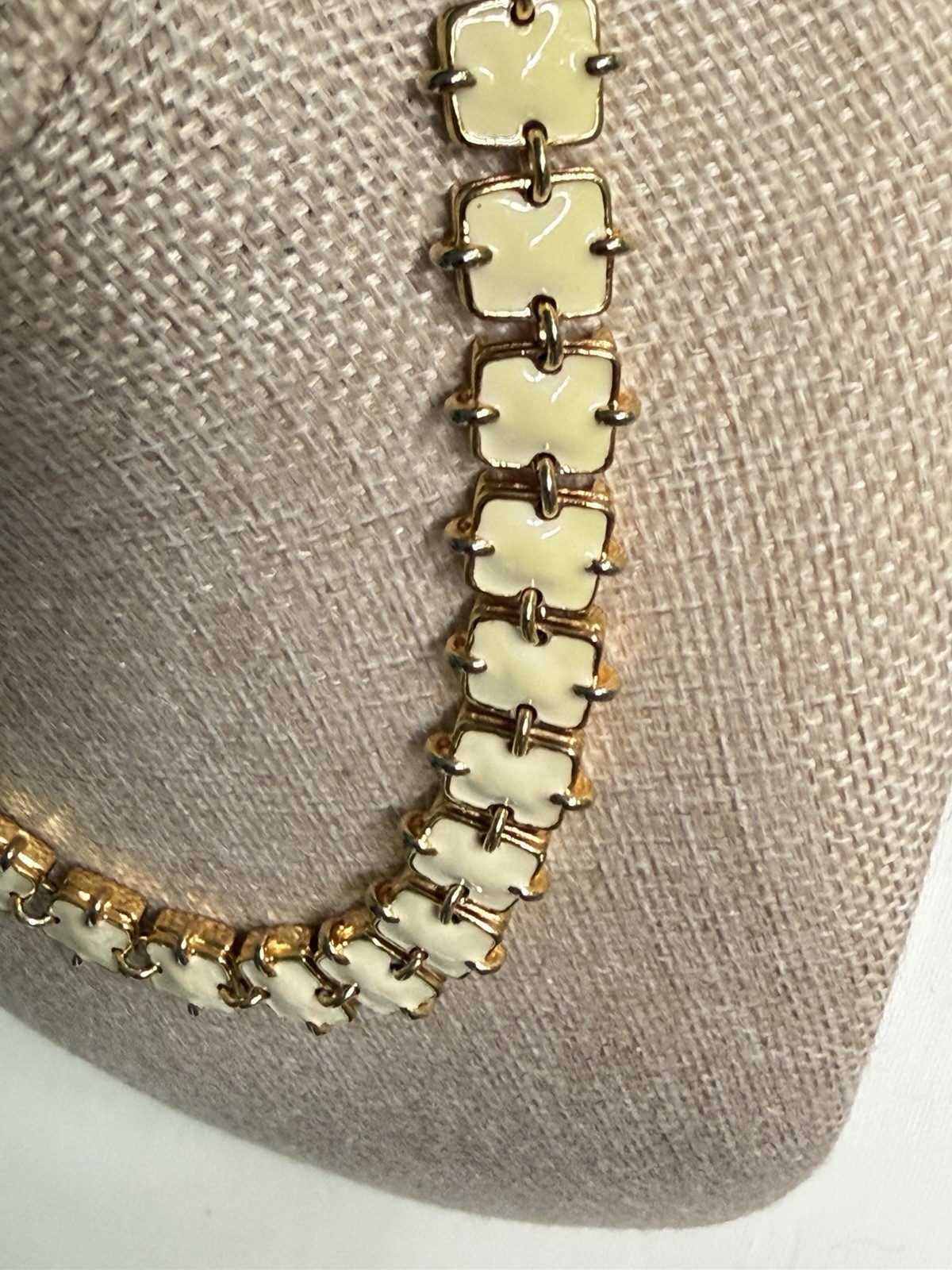 Vintage Gold Tone Ivory Enamel Quatrefoil Link Necklace Hidden Magnetic Clasp