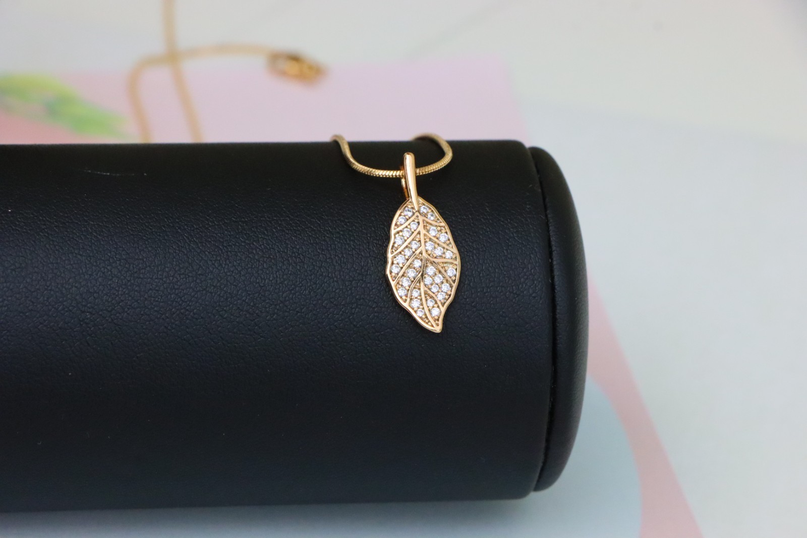 Elegant Leaf Design Rose Gold Pendant with Sparkling White Stones, XPPT1868