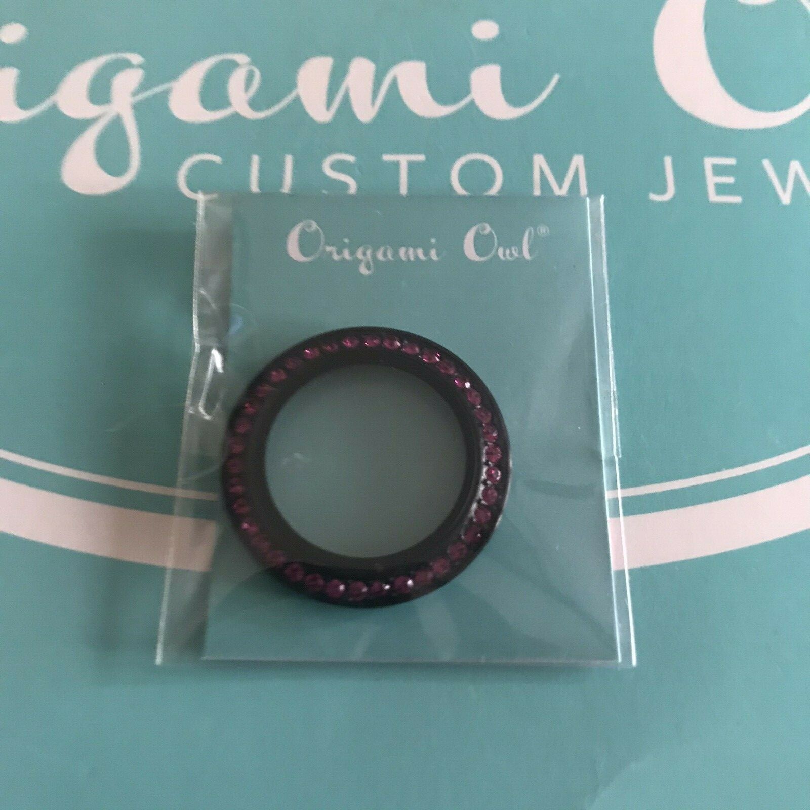 Authentic Origami Owl Medium Black w/Fuchsia Crystal Twist FACE “New in Pkg”