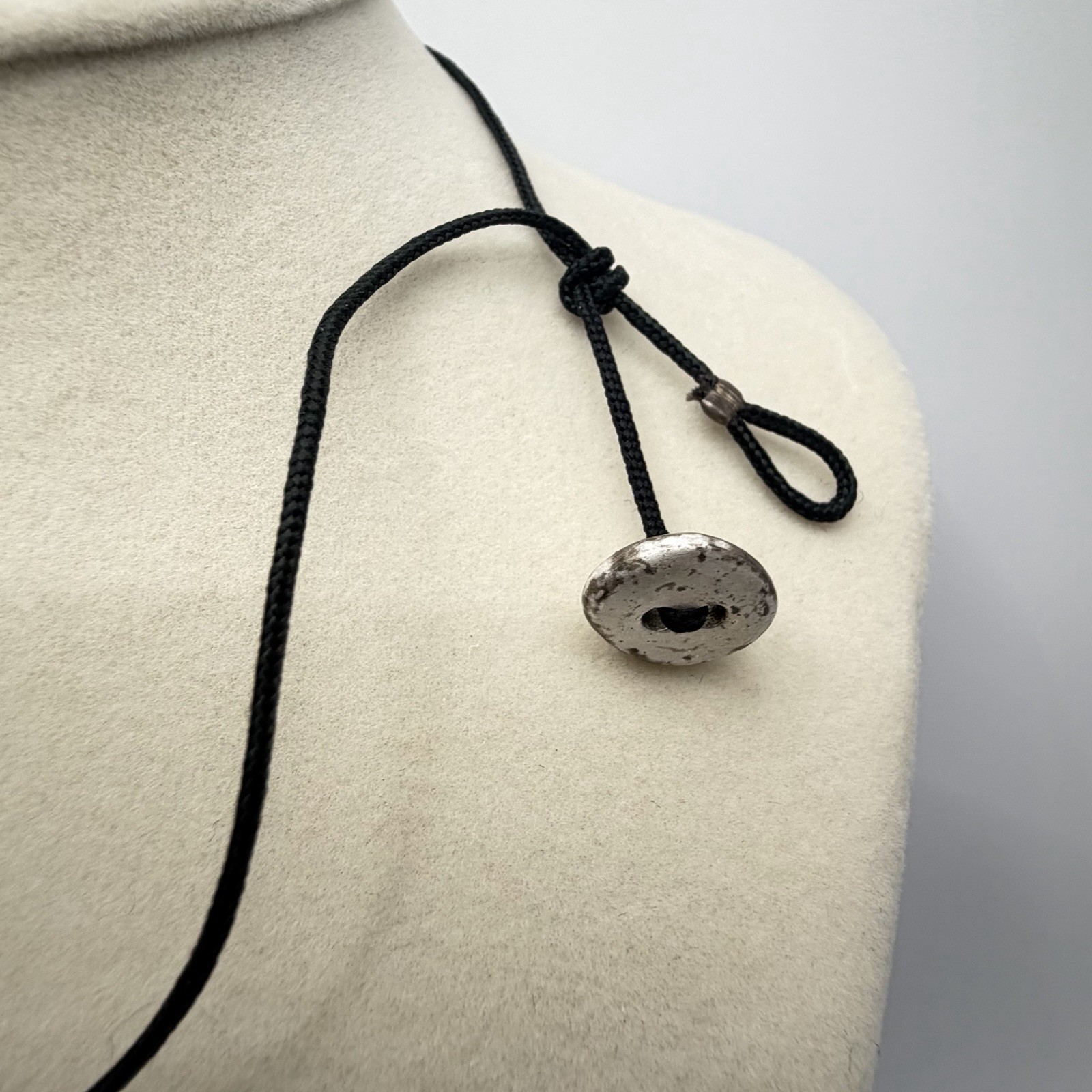 Modern Artisan Hammered Silver Tone Circle Pendant Necklace Adjustable Cord