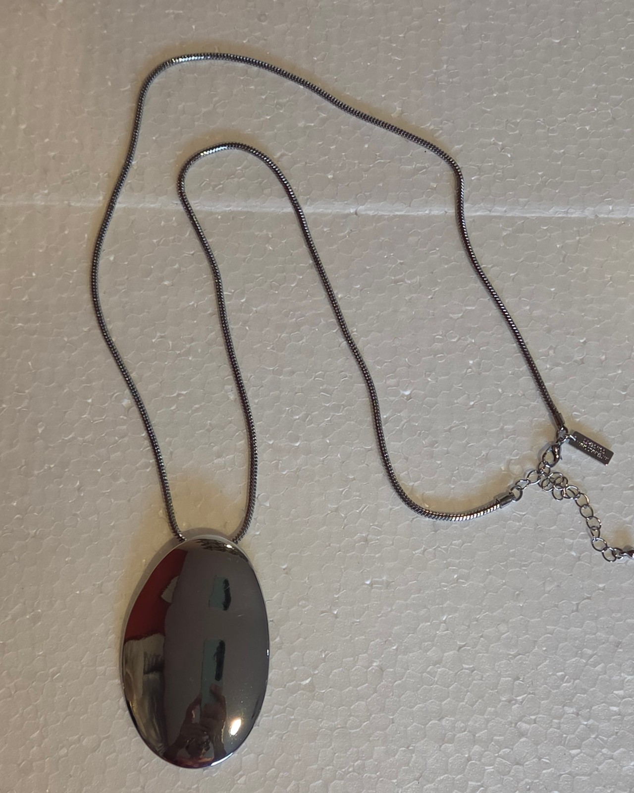 I.N.C 15″ in Silver Chainlink w/ 2.5′ x 1.5″ Silver Egg Shape Pendant Necklace
