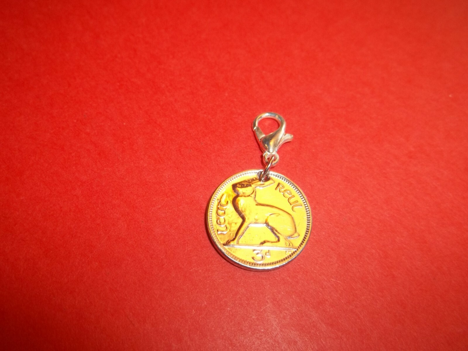 THREE PENNY COIN – IRISH HARE – HIGHLY POLISHED PENDANT / CHARM – 1942 to 1968