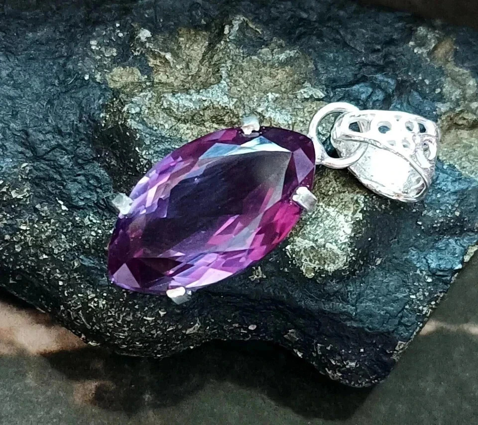 26 CT+ Natural Color Change Marquise Alexandrite 925 Silver Gemstone Pendant