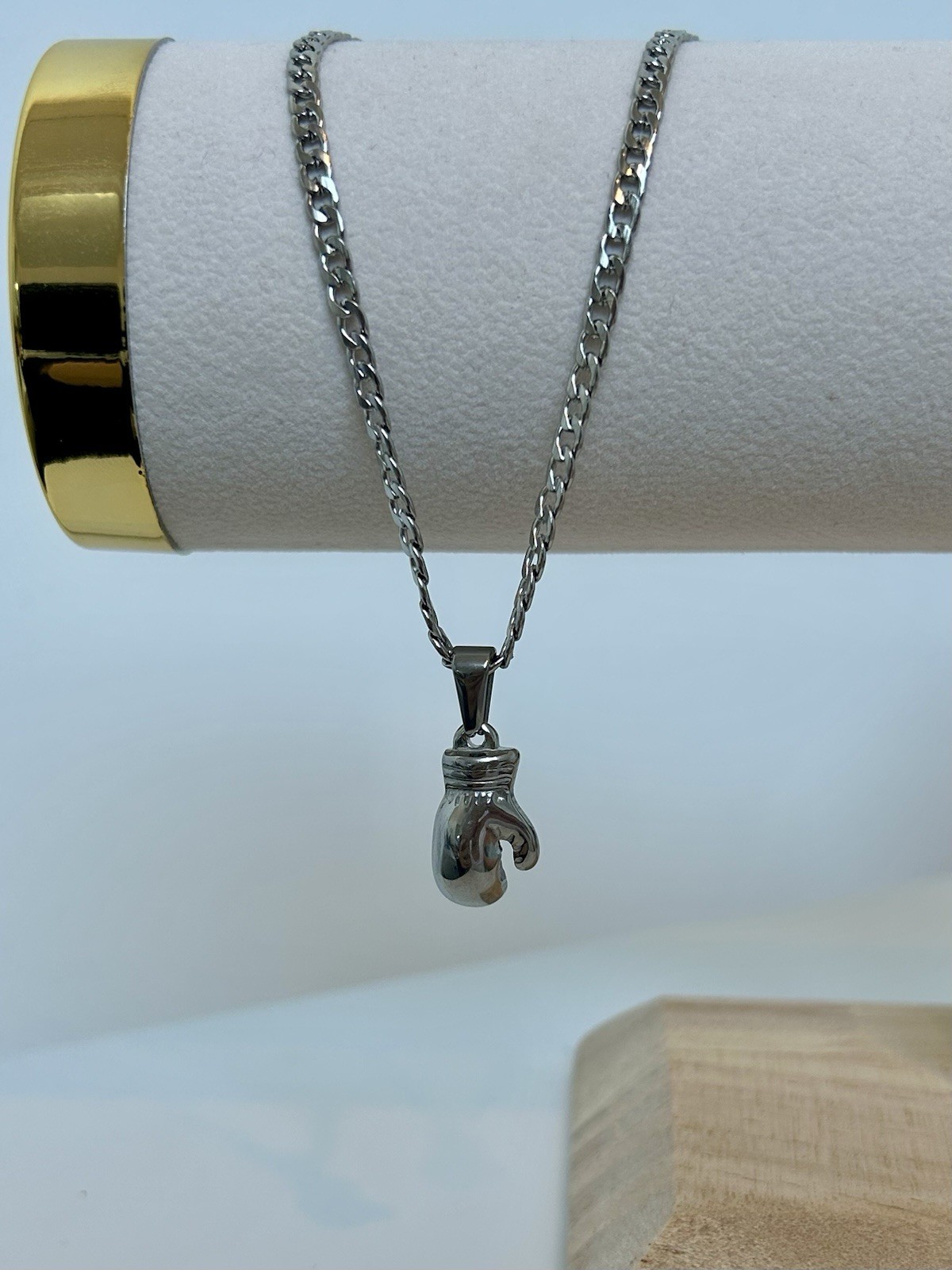 Silver Boxing Glove Pendant Necklace – 60cm Curb Link Chain – Anti Tarnish Steel