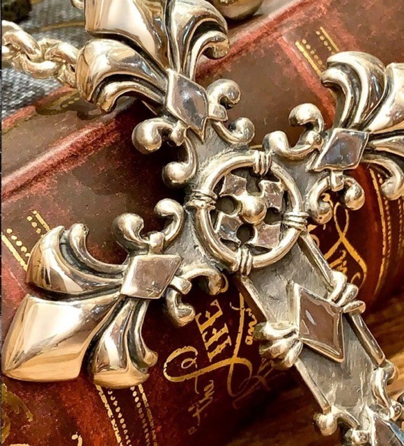 CRAZY PIG DESIGNS X large Classic Cross Pendant New w/Box RARE!!