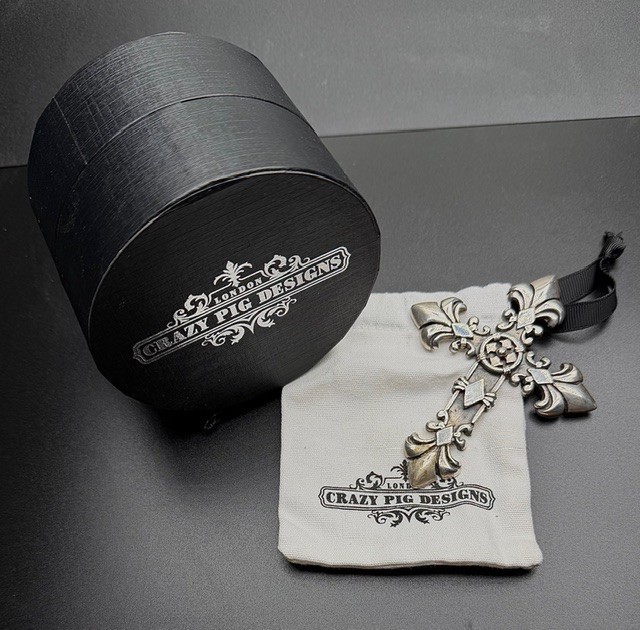CRAZY PIG DESIGNS X large Classic Cross Pendant New w/Box RARE!!