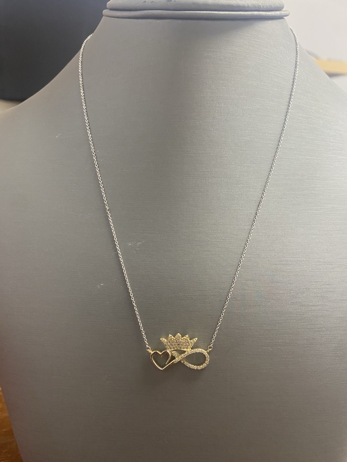 10K White Gold natural Diamond Heart Infinity Crown Pendant chain #00783139