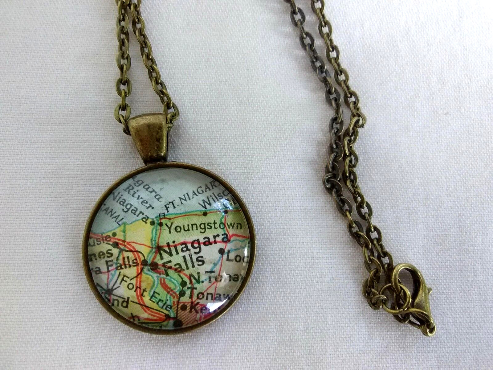 Map Niagra Falls Travel Souvenir Necklace 24″ Gift USA Seller New