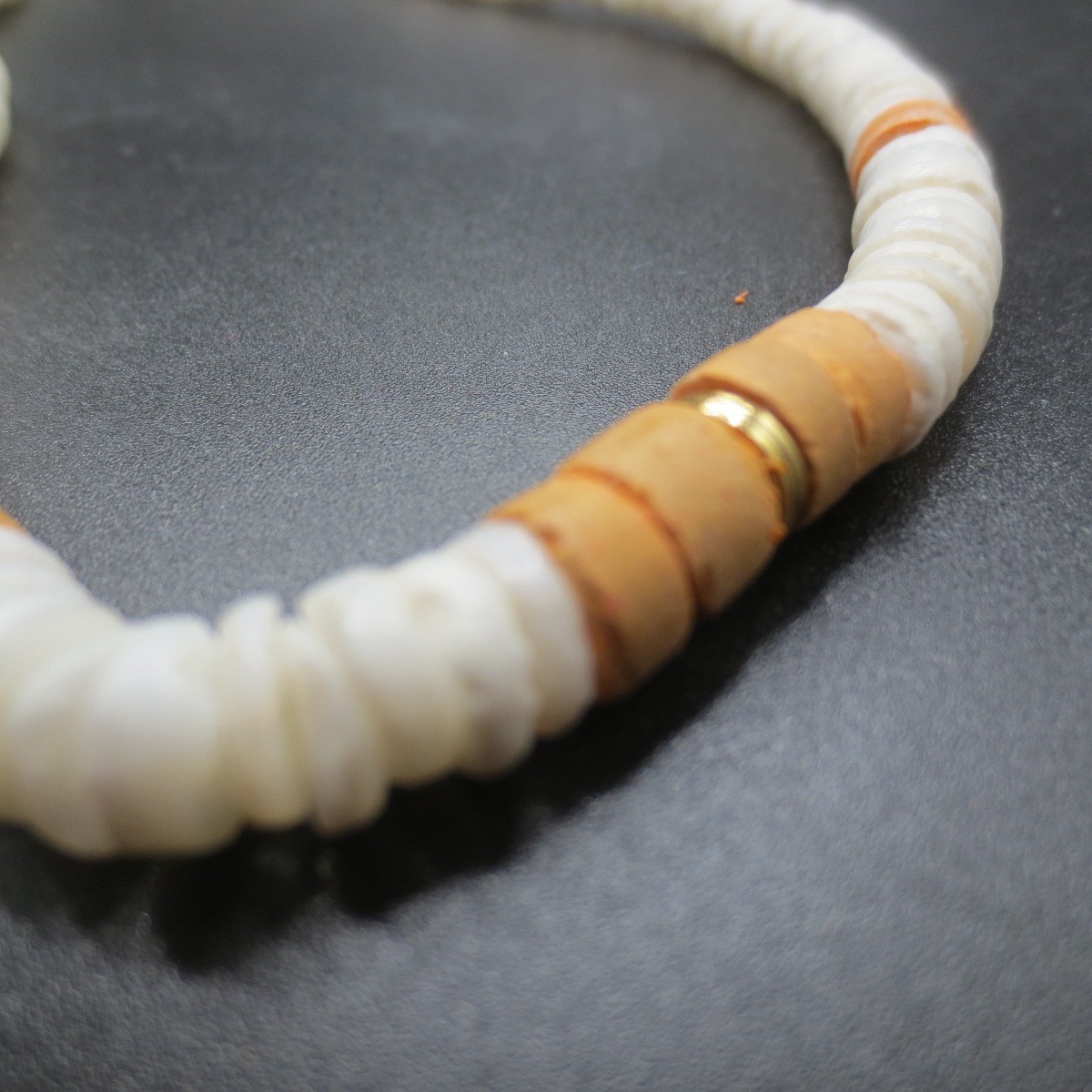 Vtg 1970s Authentic Puka Shell & Unknown Coral Bead Necklace Hawaii Surfer 17″