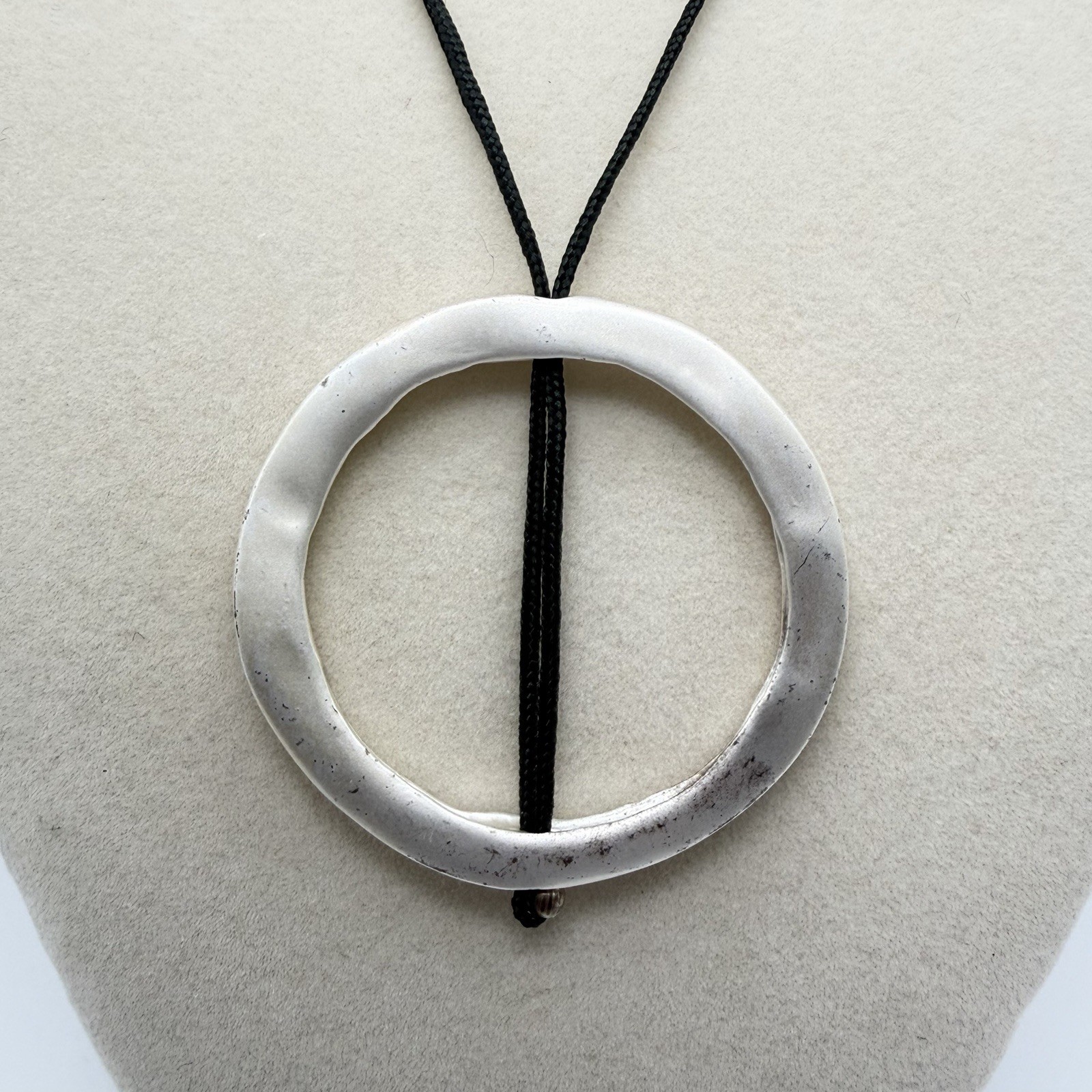 Modern Artisan Hammered Silver Tone Circle Pendant Necklace Adjustable Cord